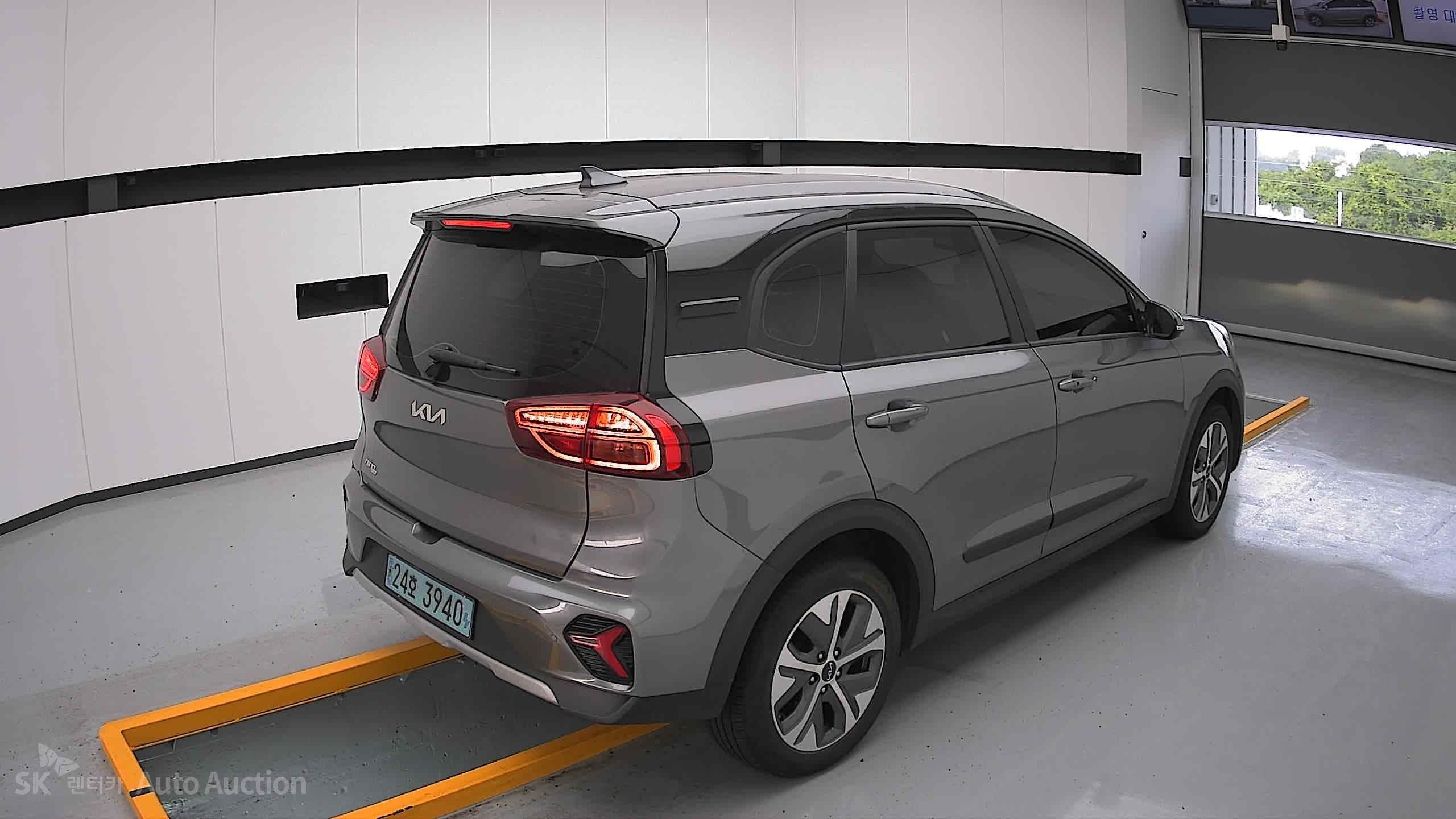 2023 - kia niro