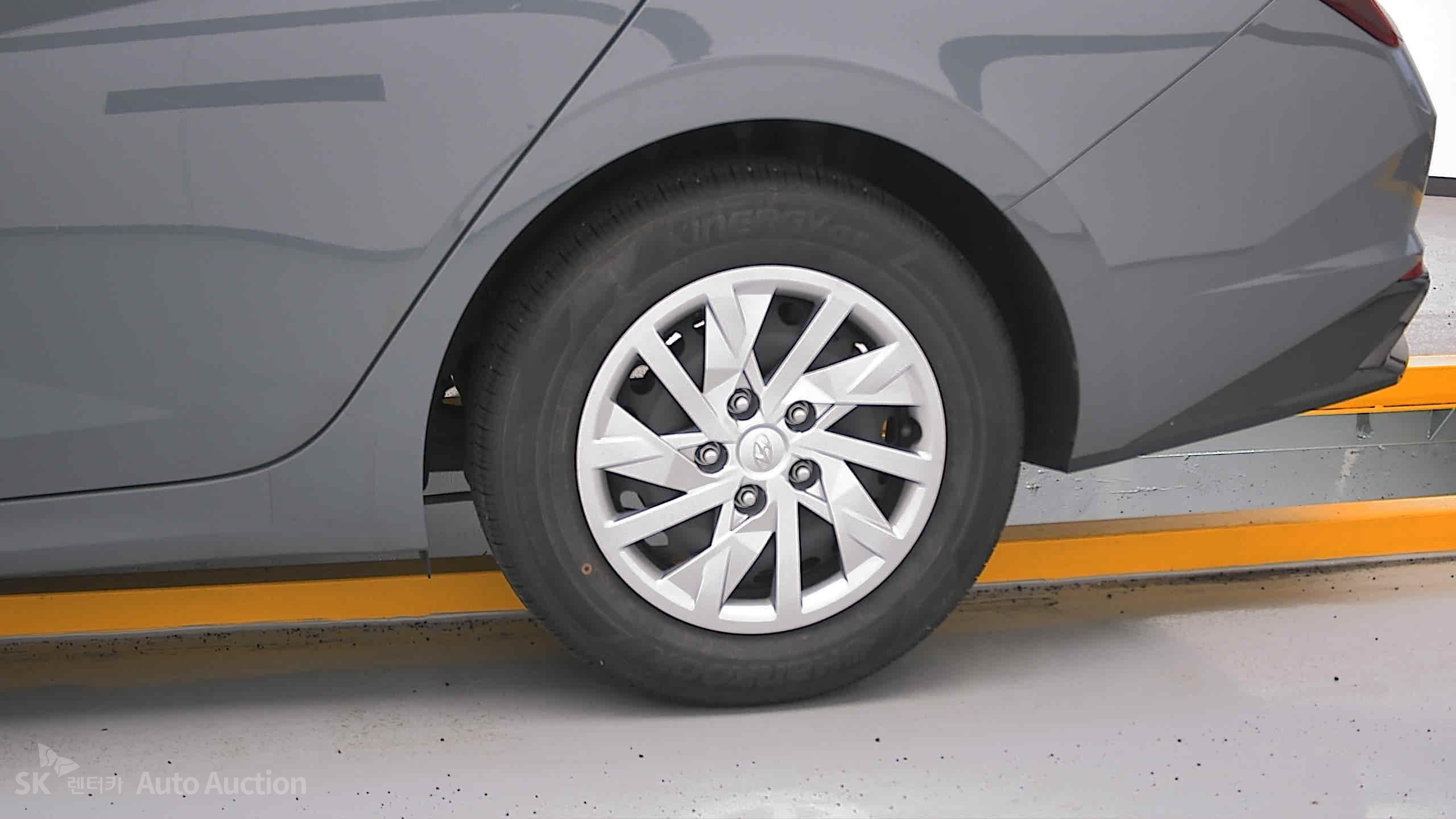 2021 - hyundai avante