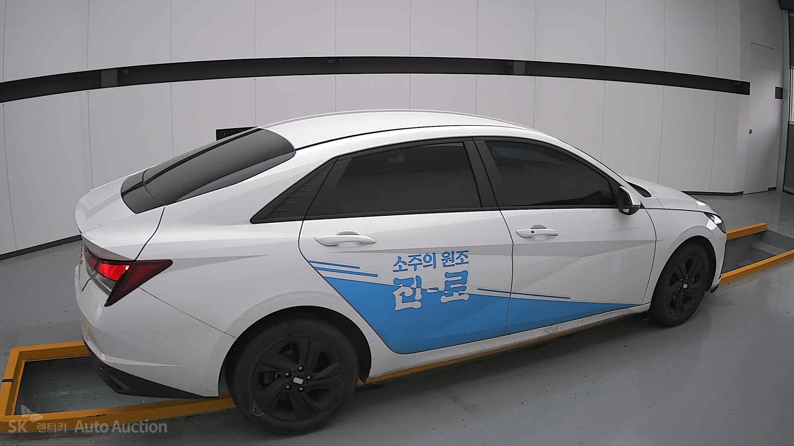 هيونداي أفانتي 2023 — صورة 18