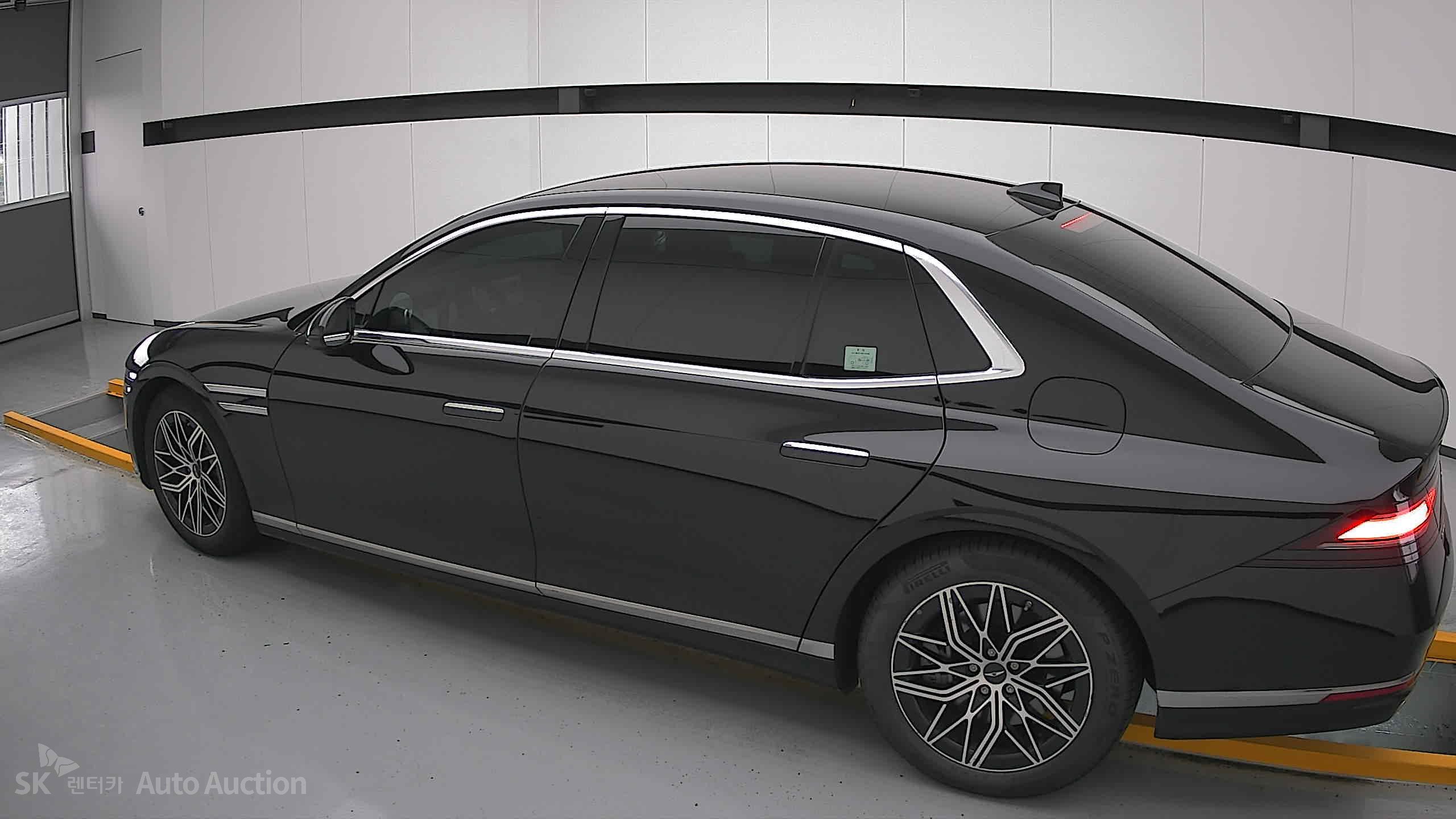 2022 - genesis g90