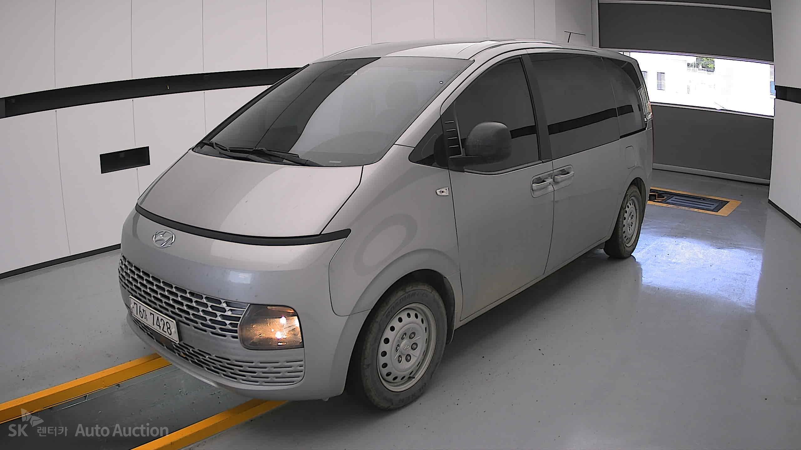2022 - hyundai staria