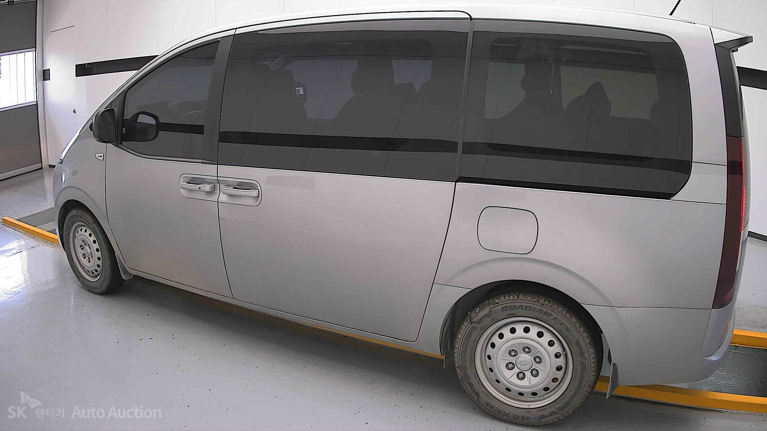 2022 - hyundai staria