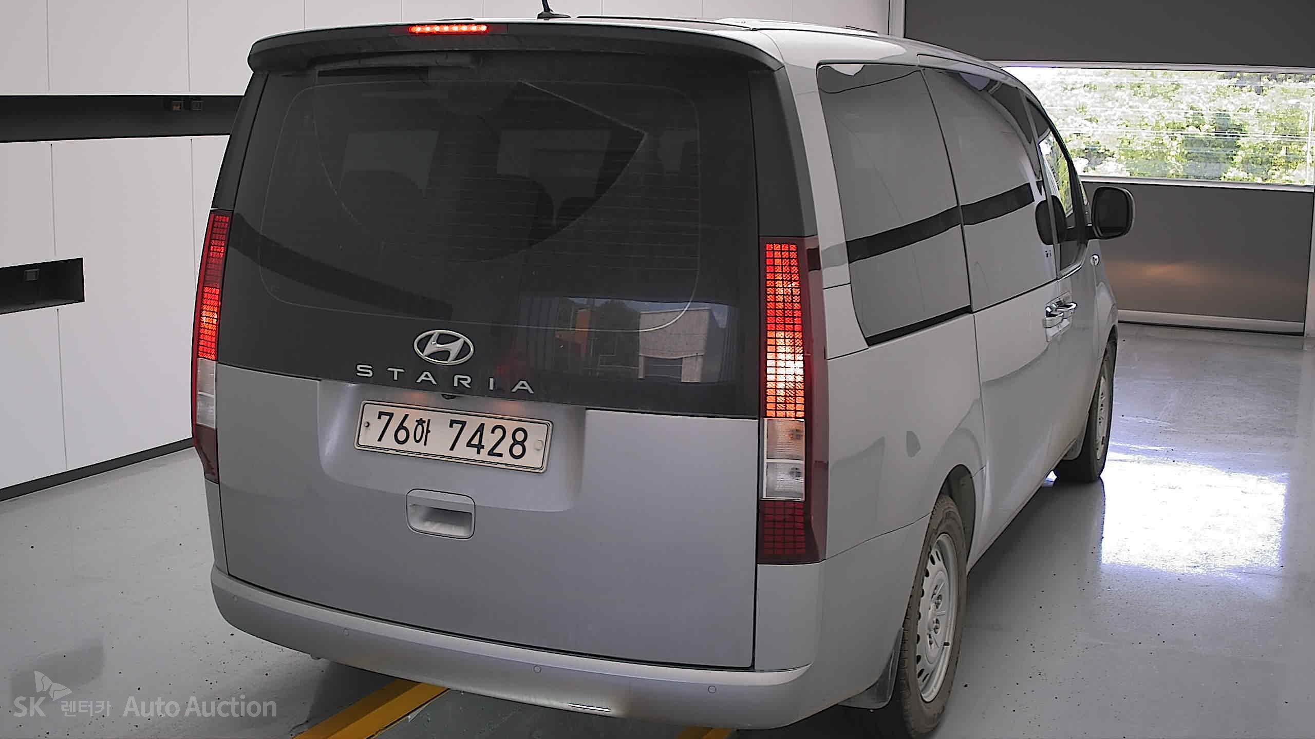 2022 - hyundai staria