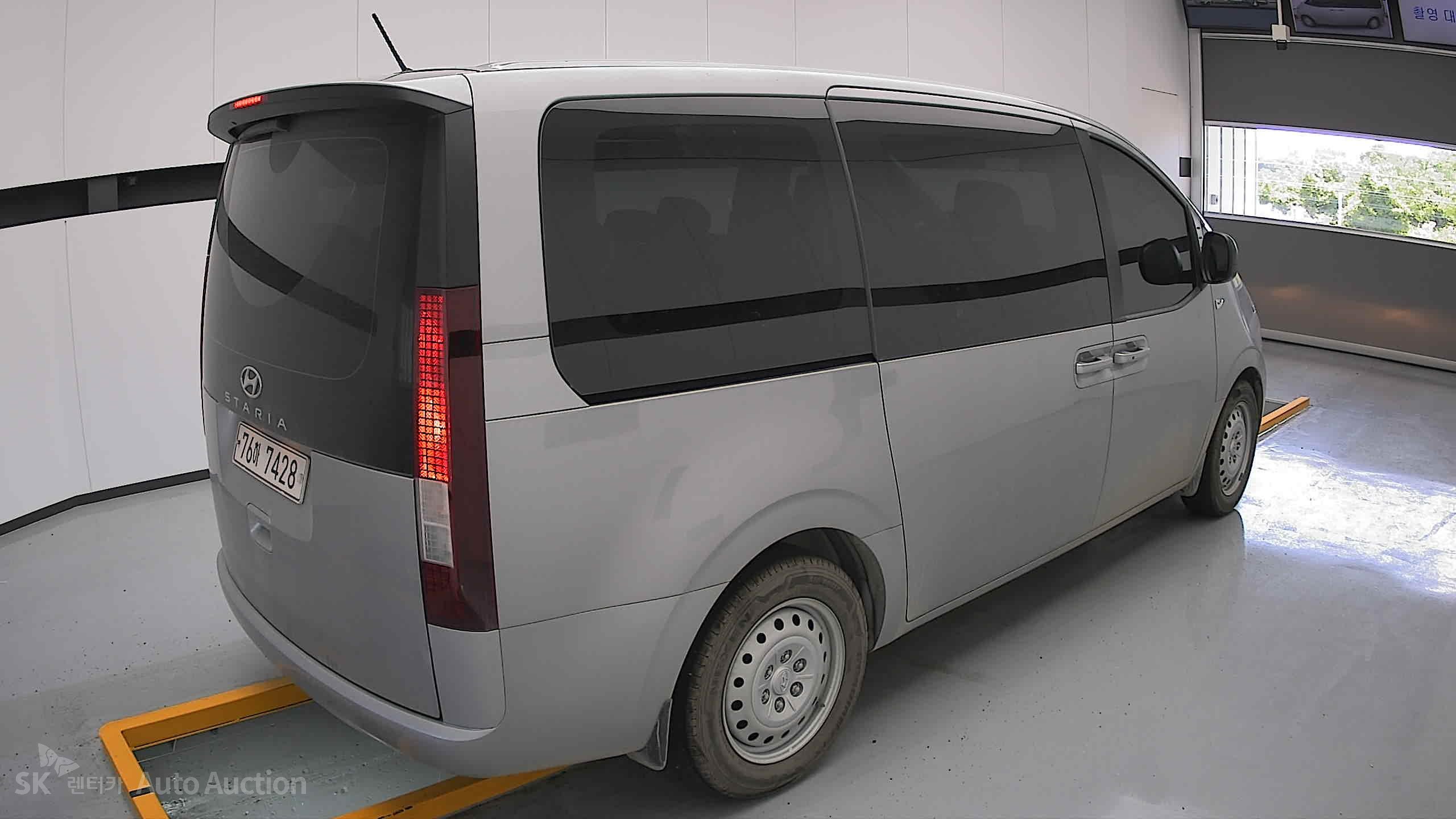 2022 - hyundai staria