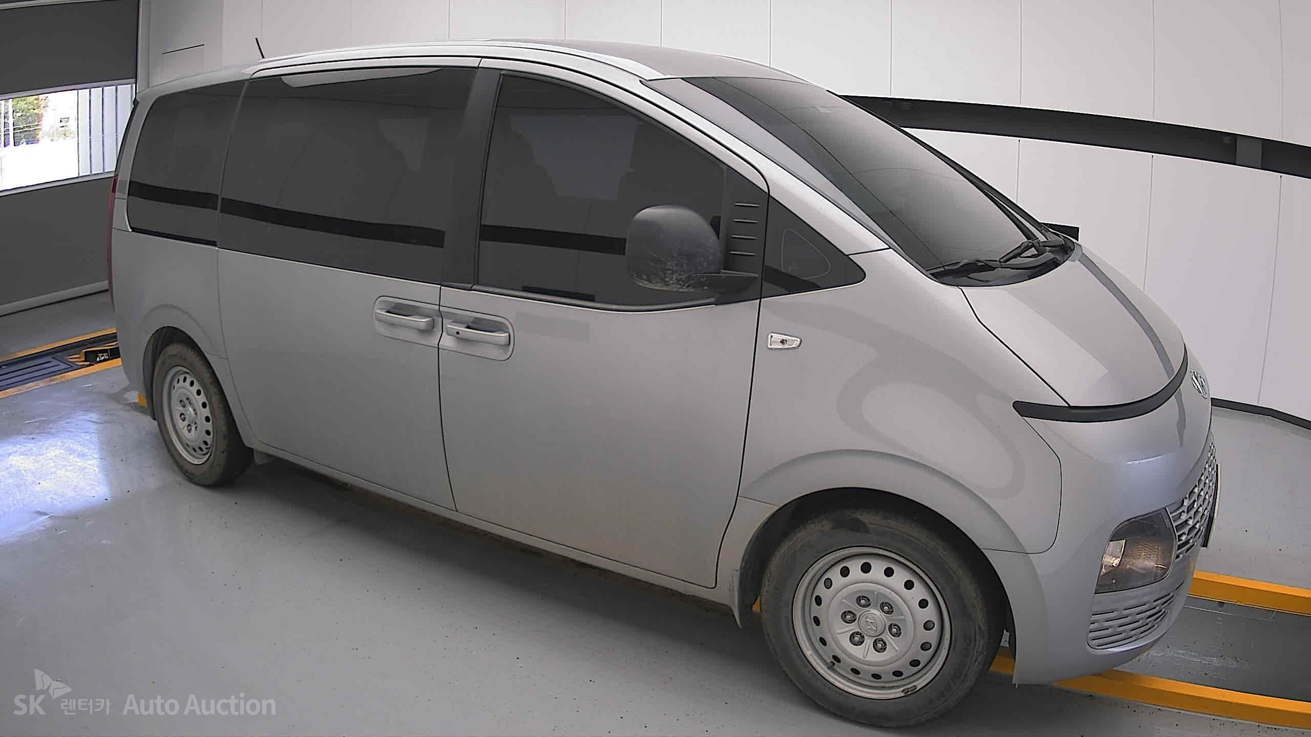 2022 - hyundai staria