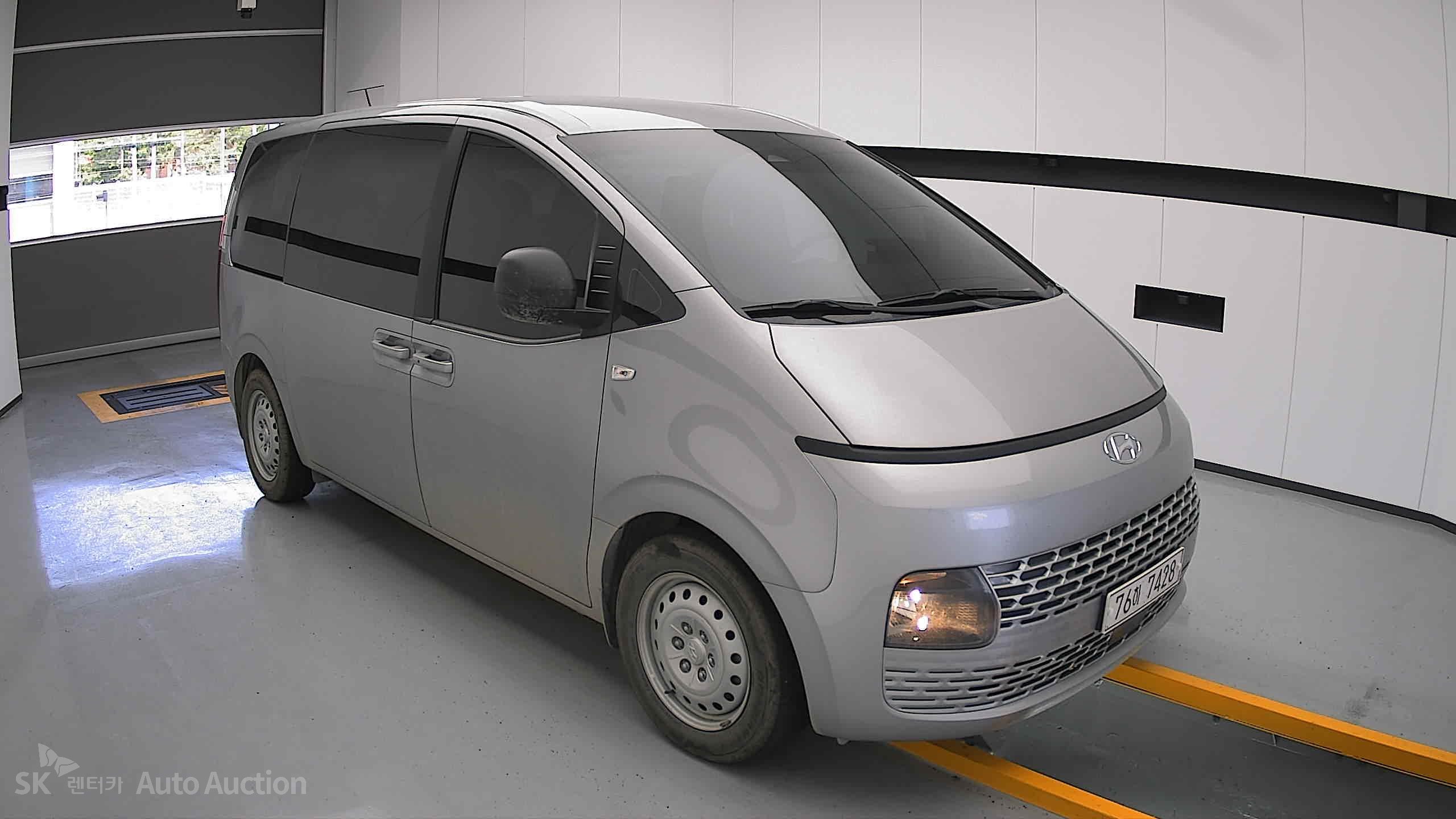 2022 - hyundai staria