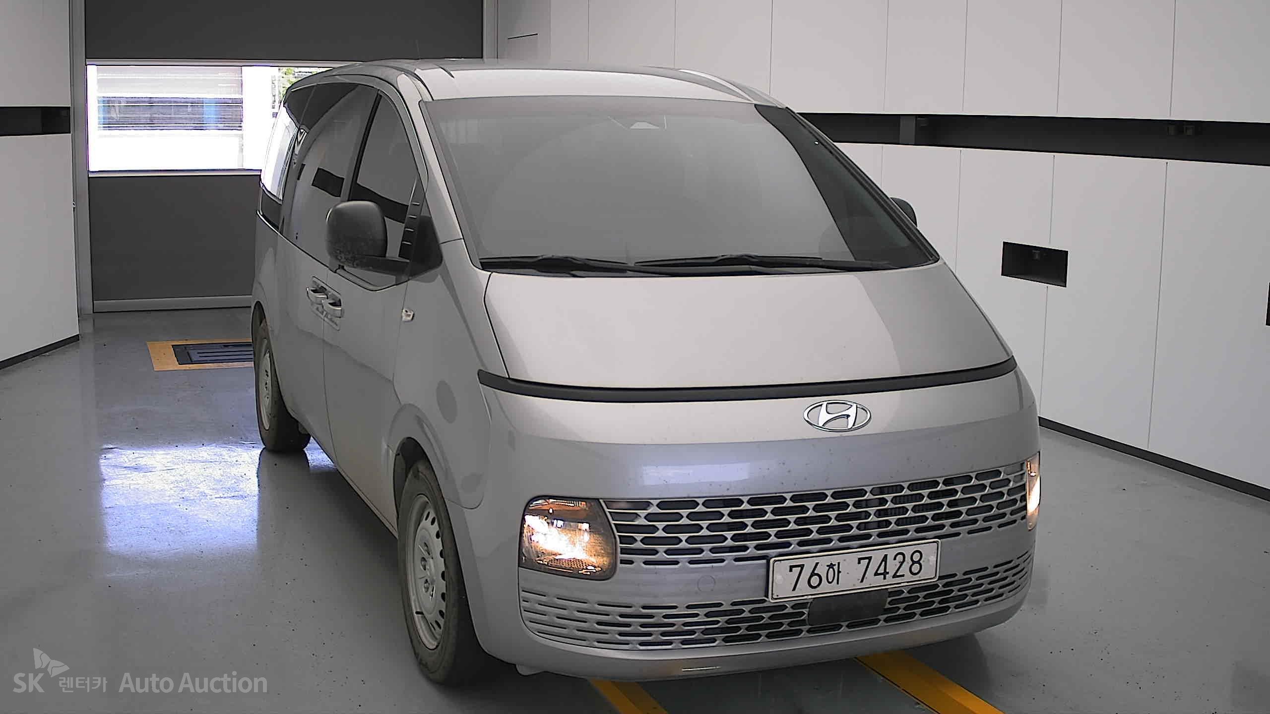 2022 - hyundai staria