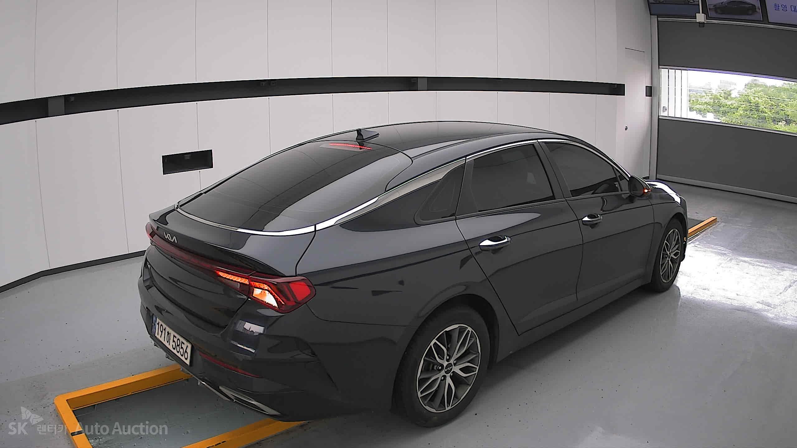 2022 - kia k5
