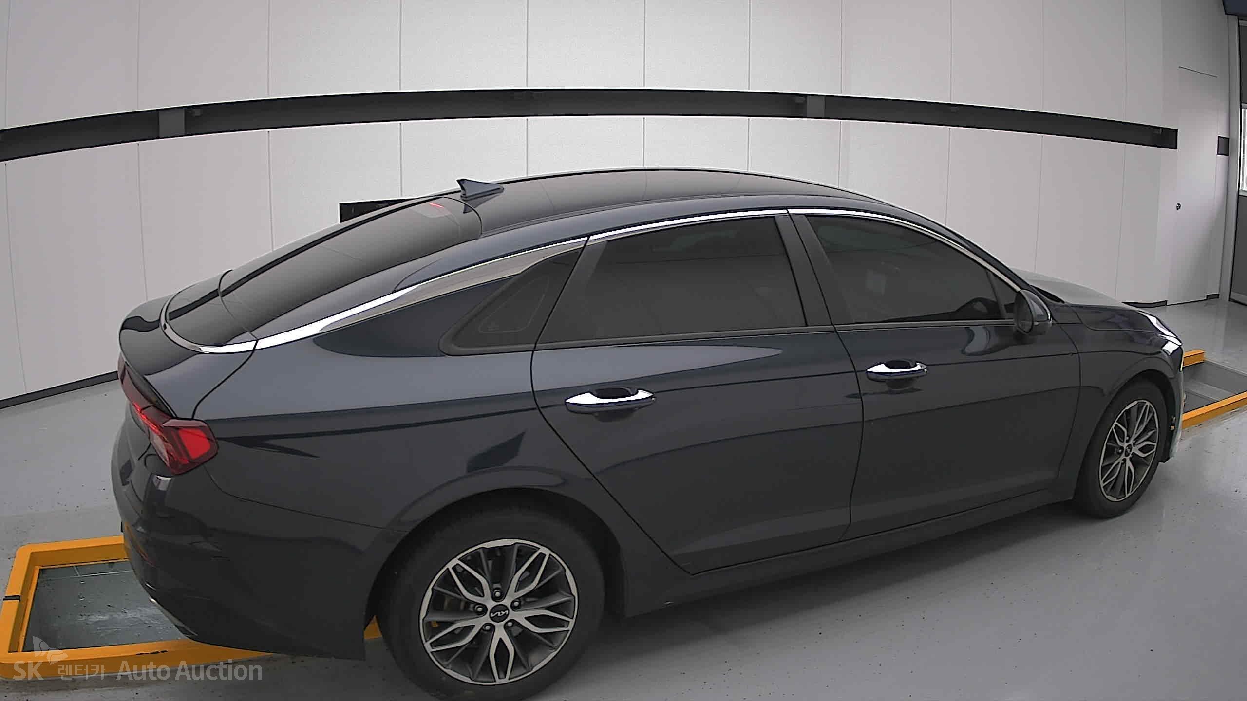 2022 - kia k5