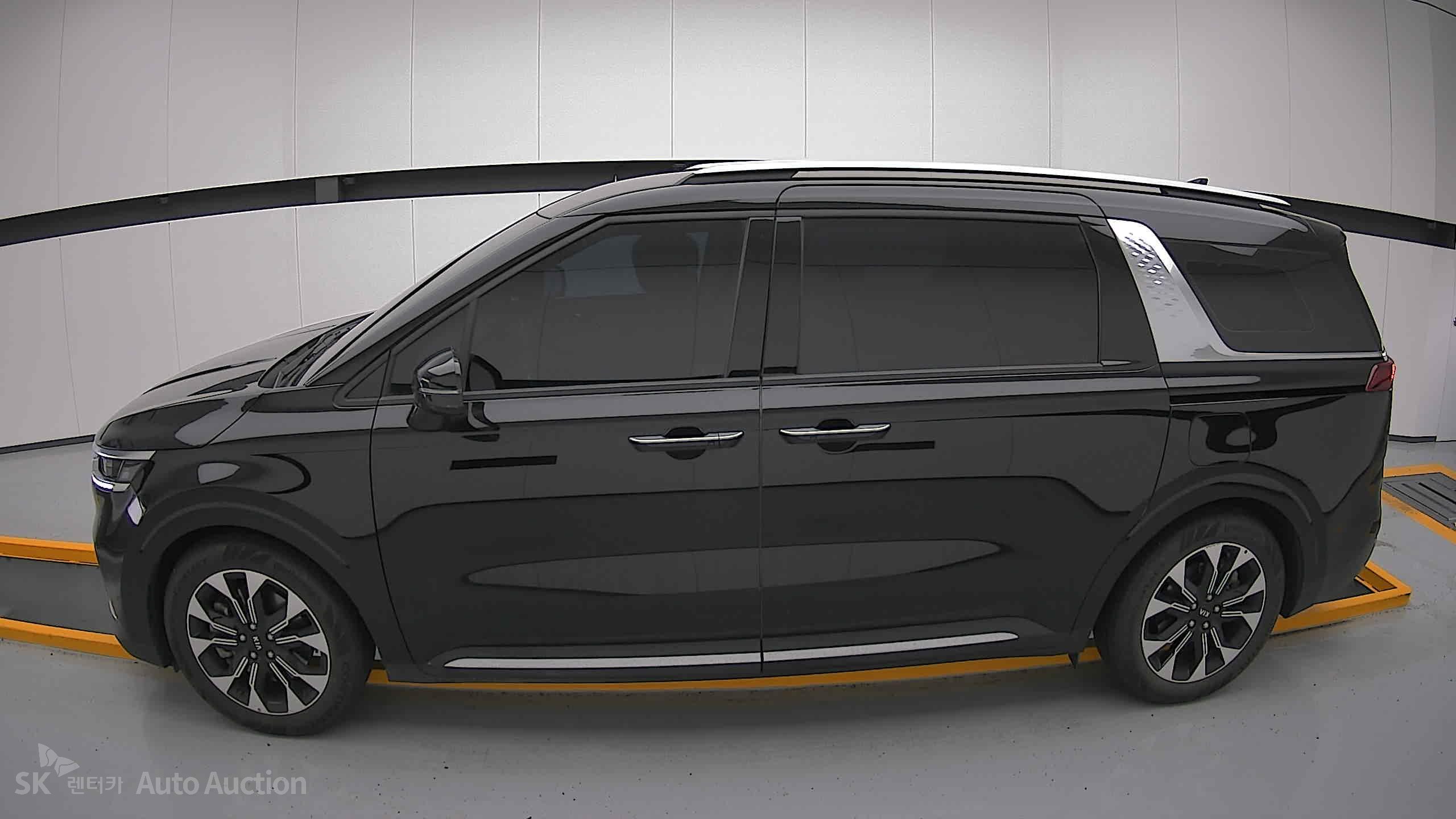 2021 - kia carnival