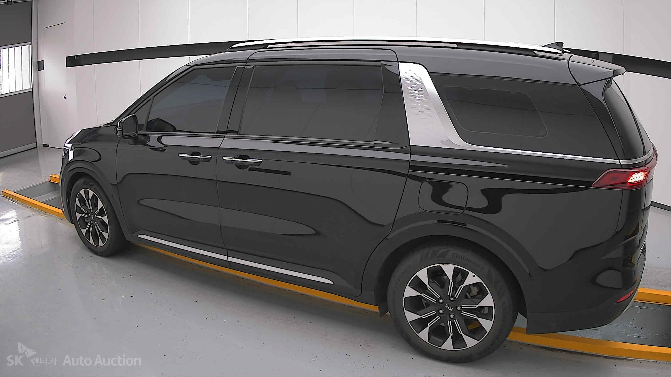 2021 - kia carnival
