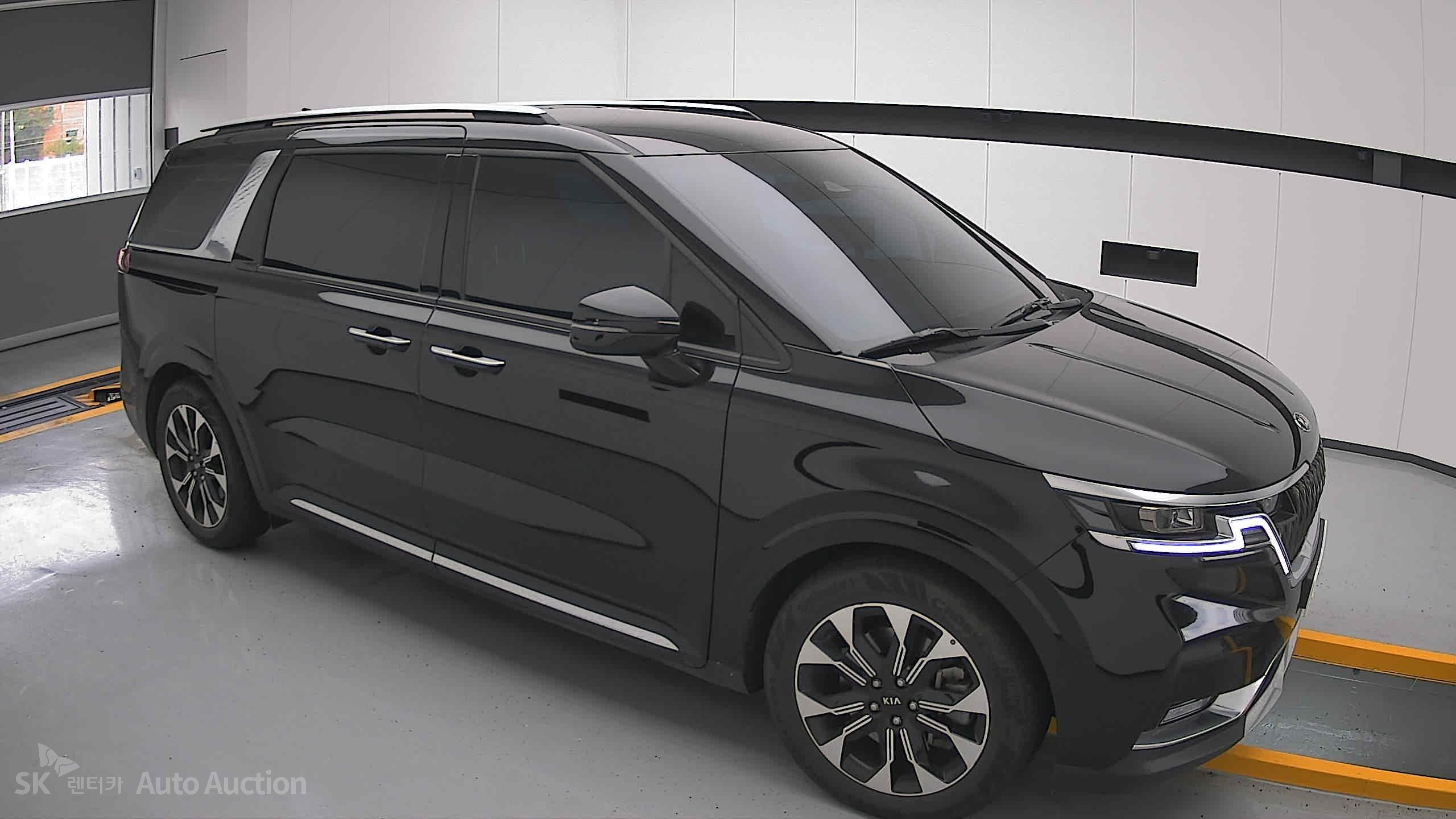 2021 - kia carnival