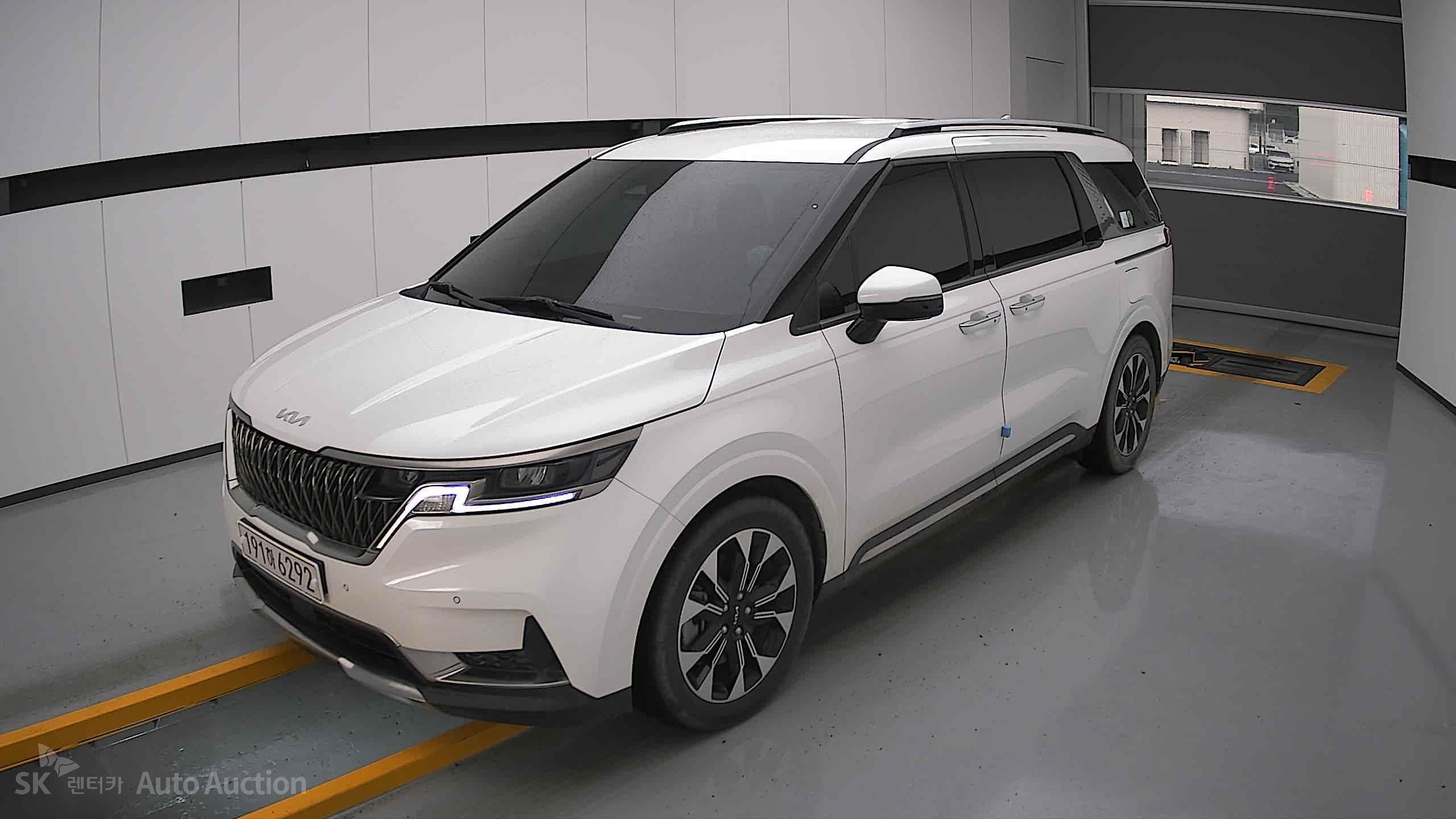 2022 - kia carnival