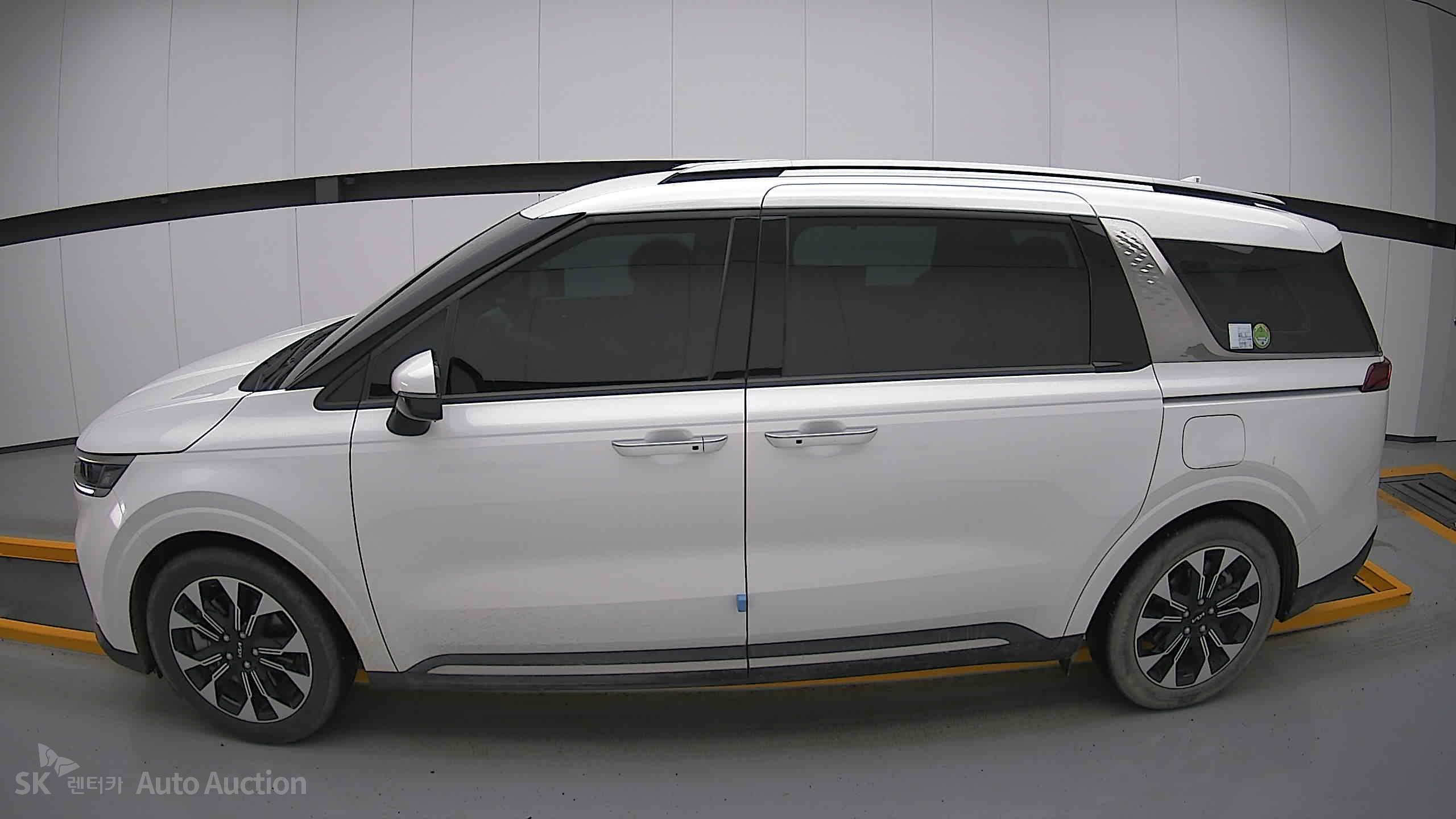 2022 - kia carnival