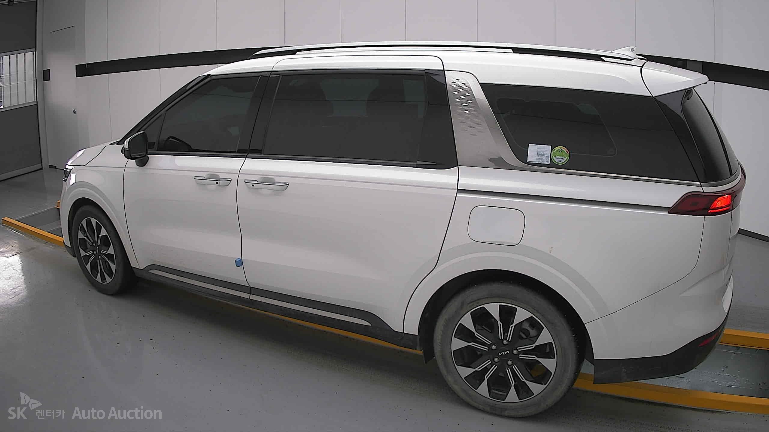 2022 - kia carnival