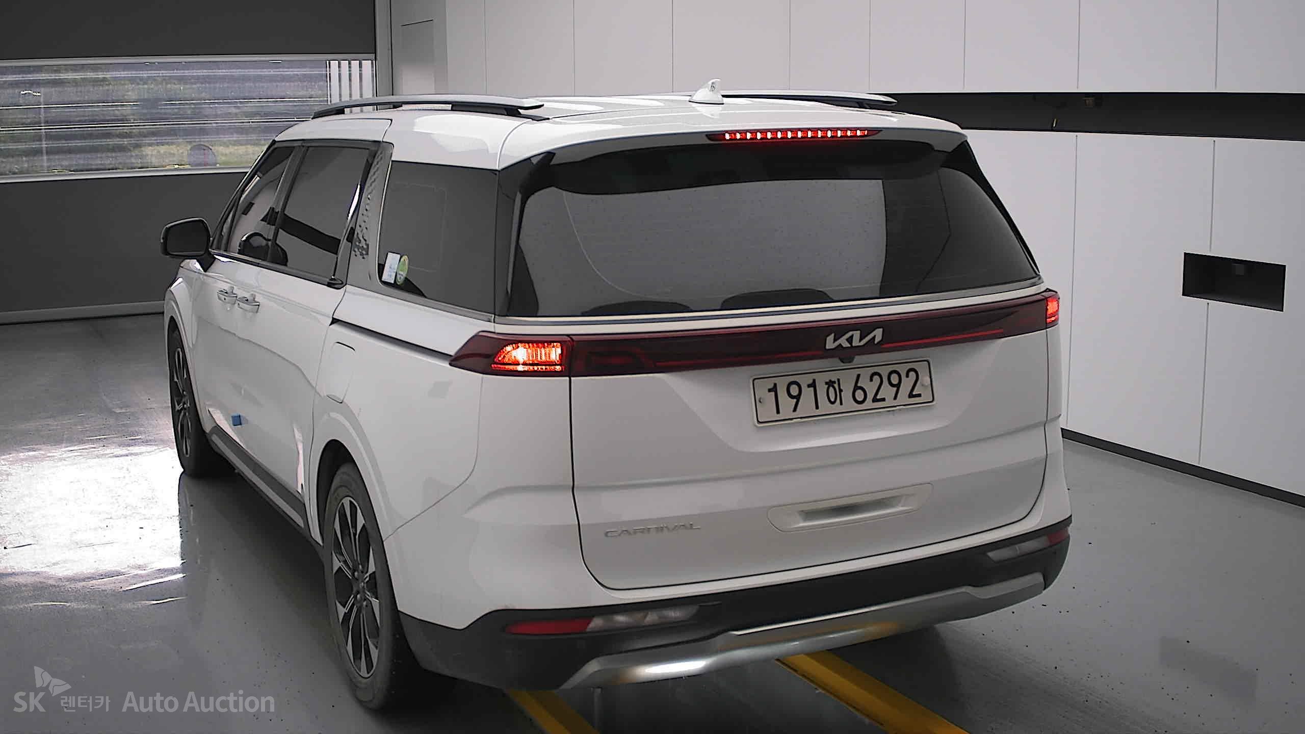 2022 - kia carnival