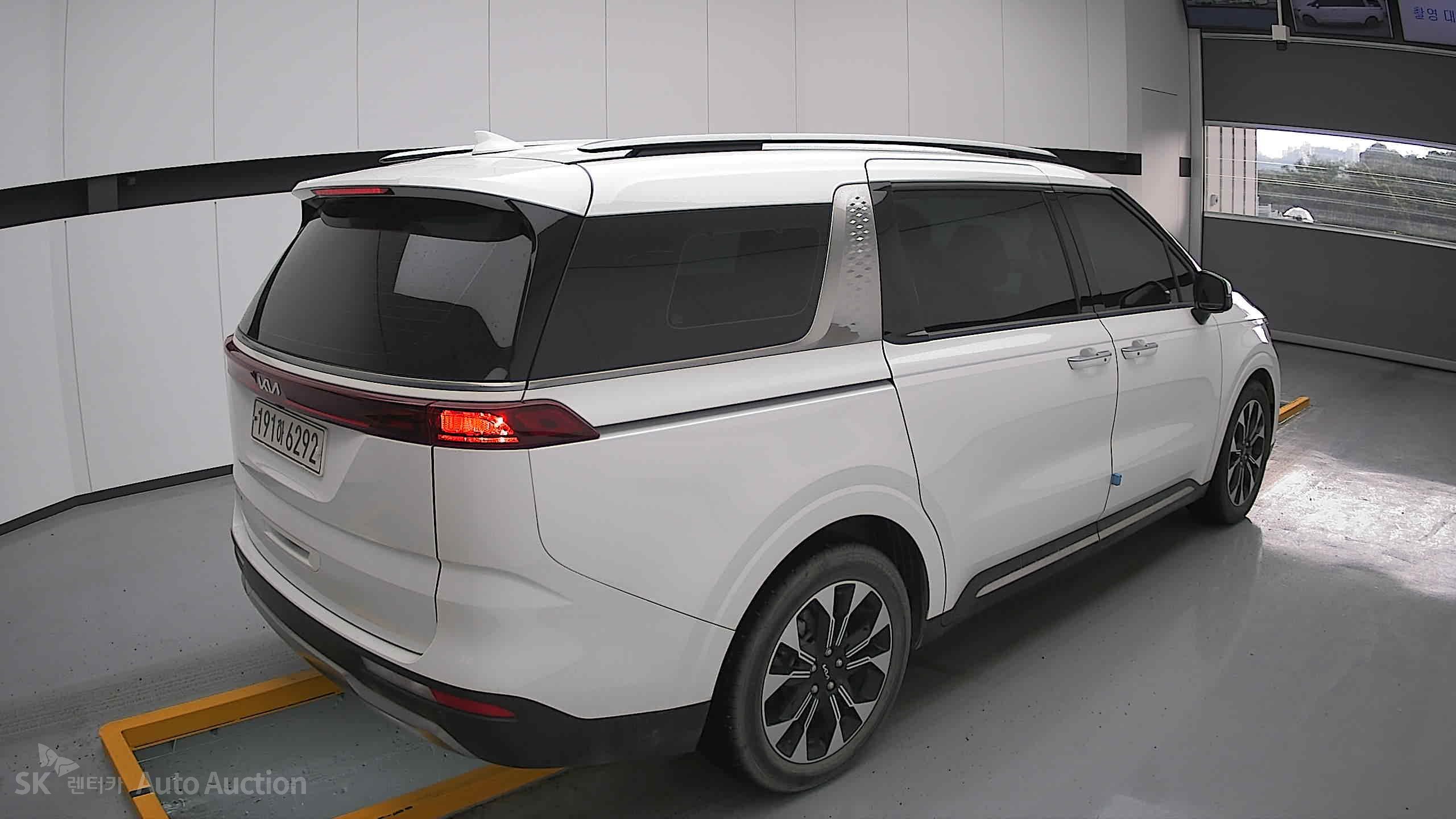 2022 - kia carnival