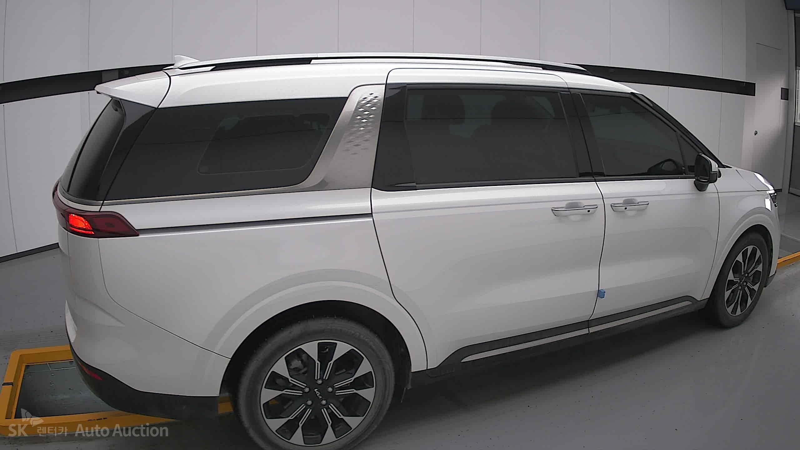 2022 - kia carnival