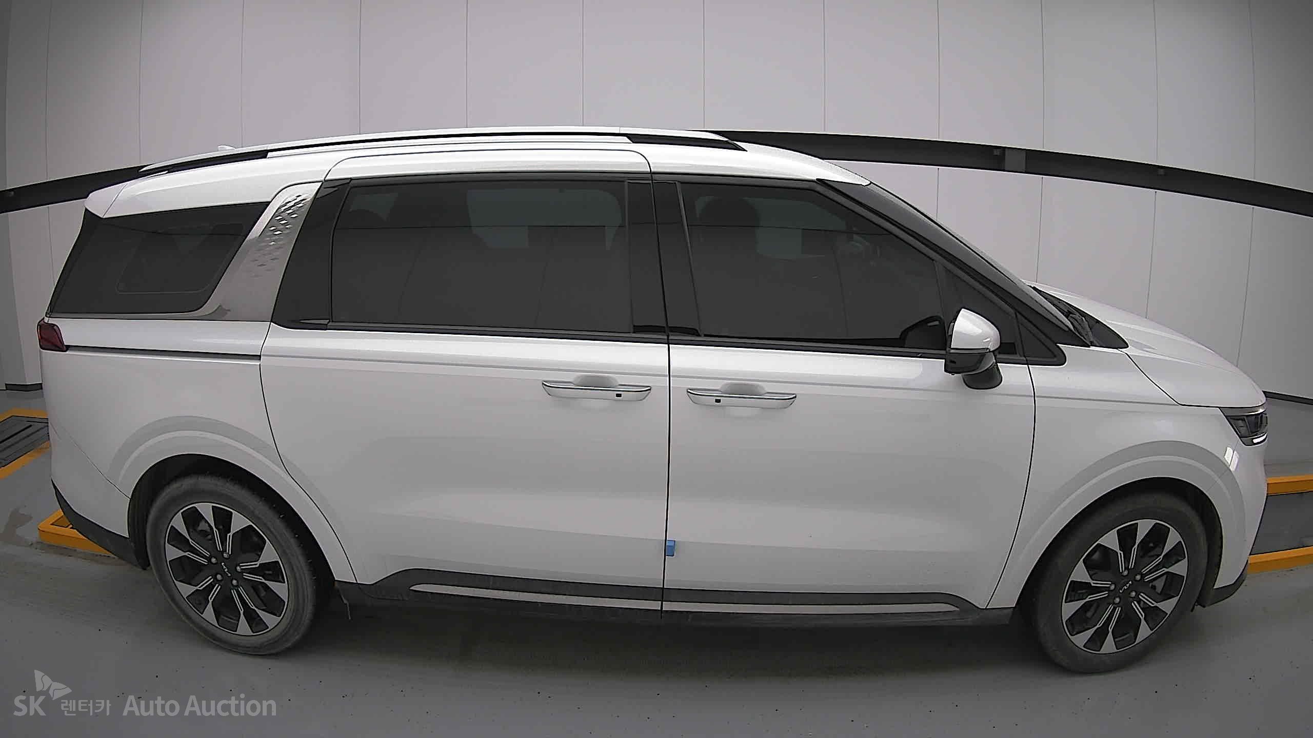2022 - kia carnival