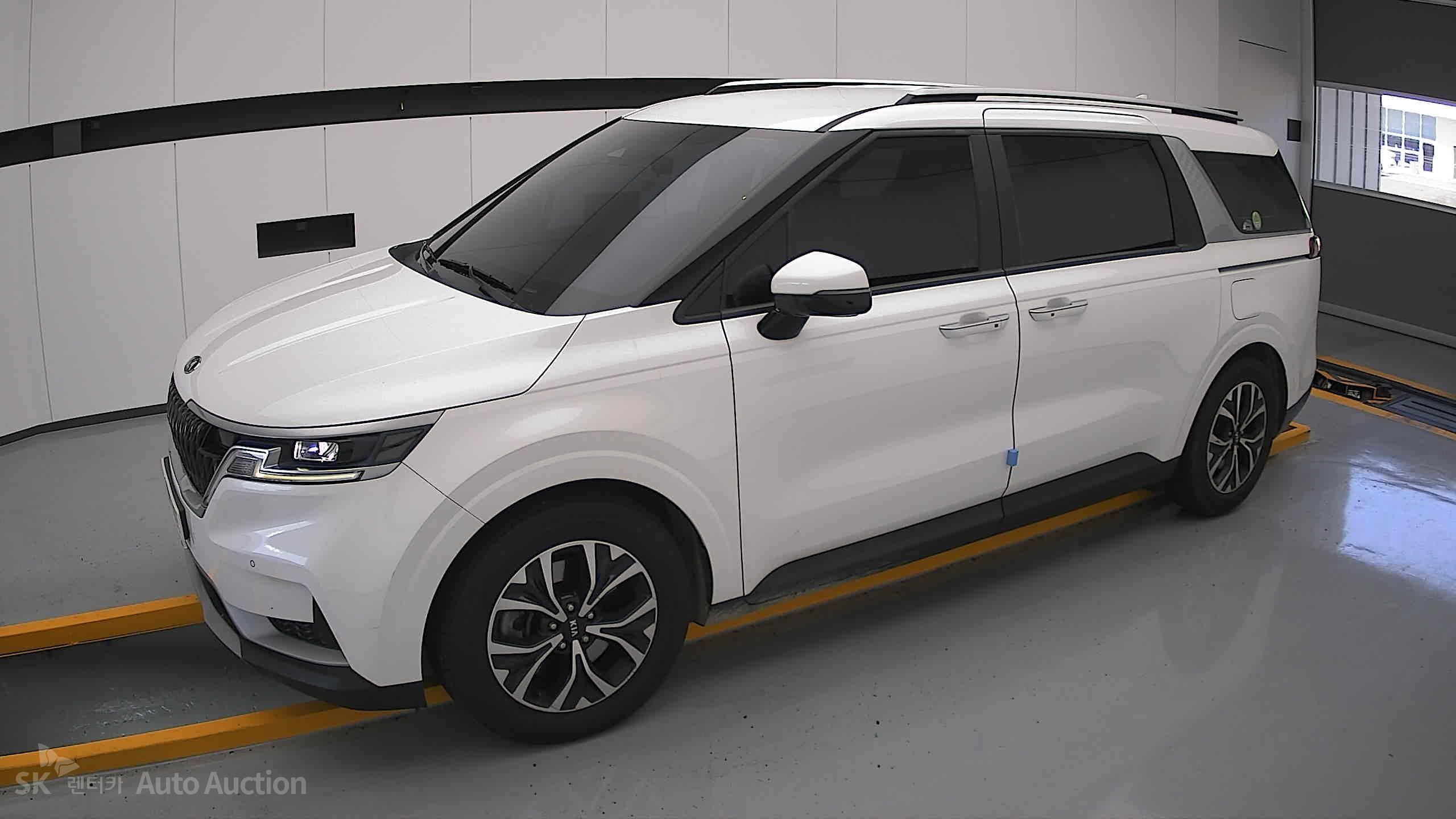 2021 - kia carnival