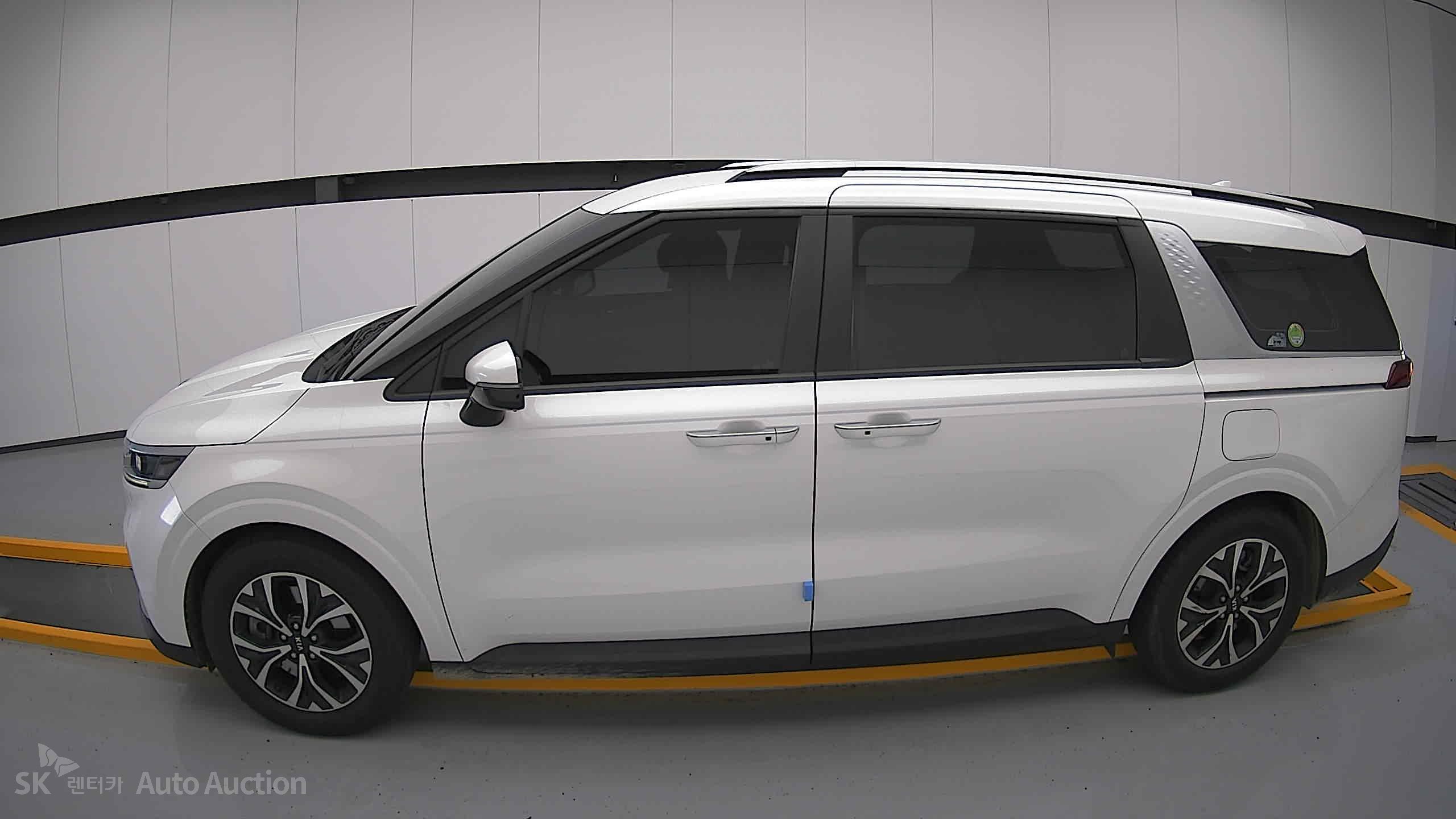 2021 - kia carnival