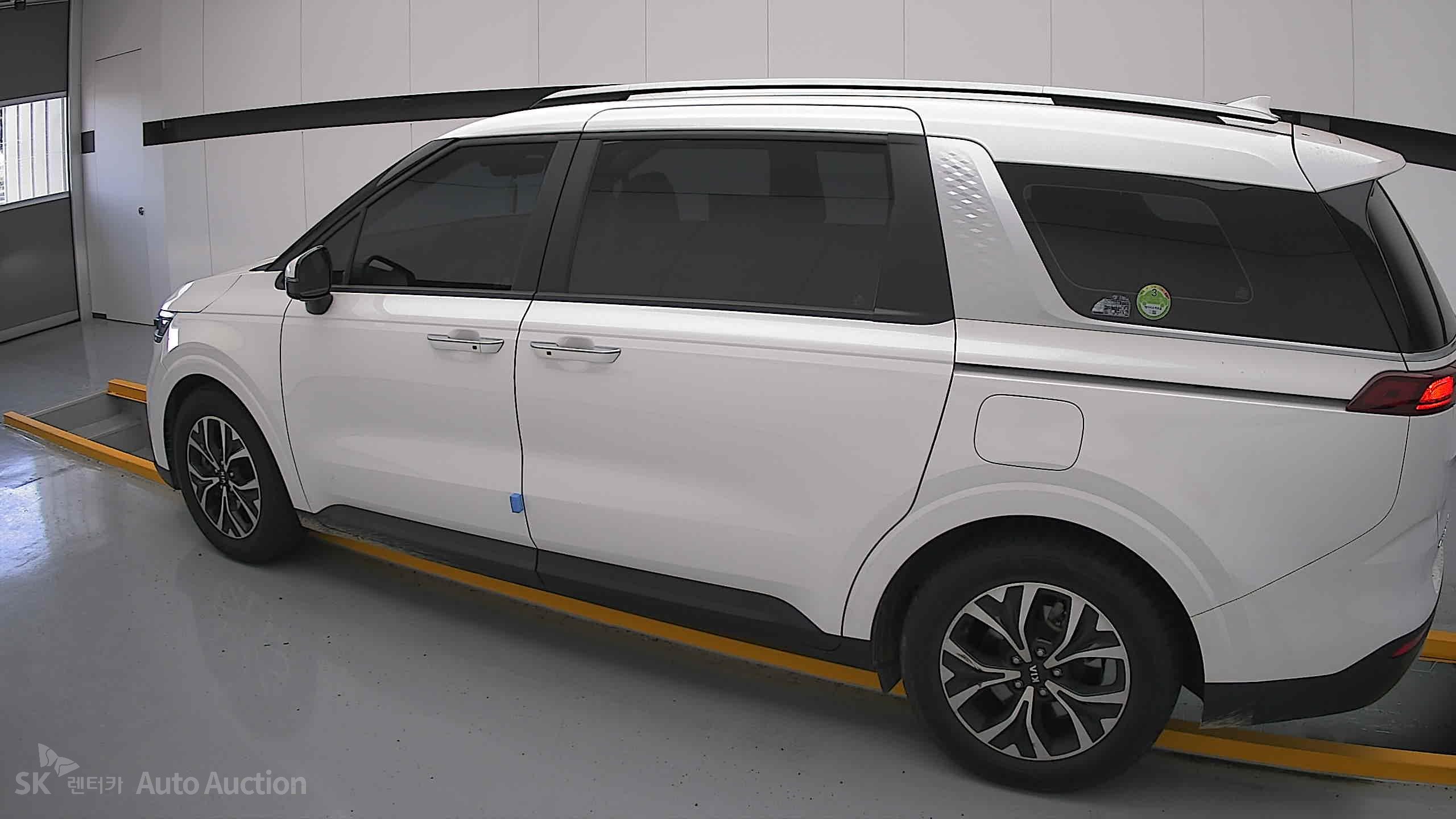 2021 - kia carnival