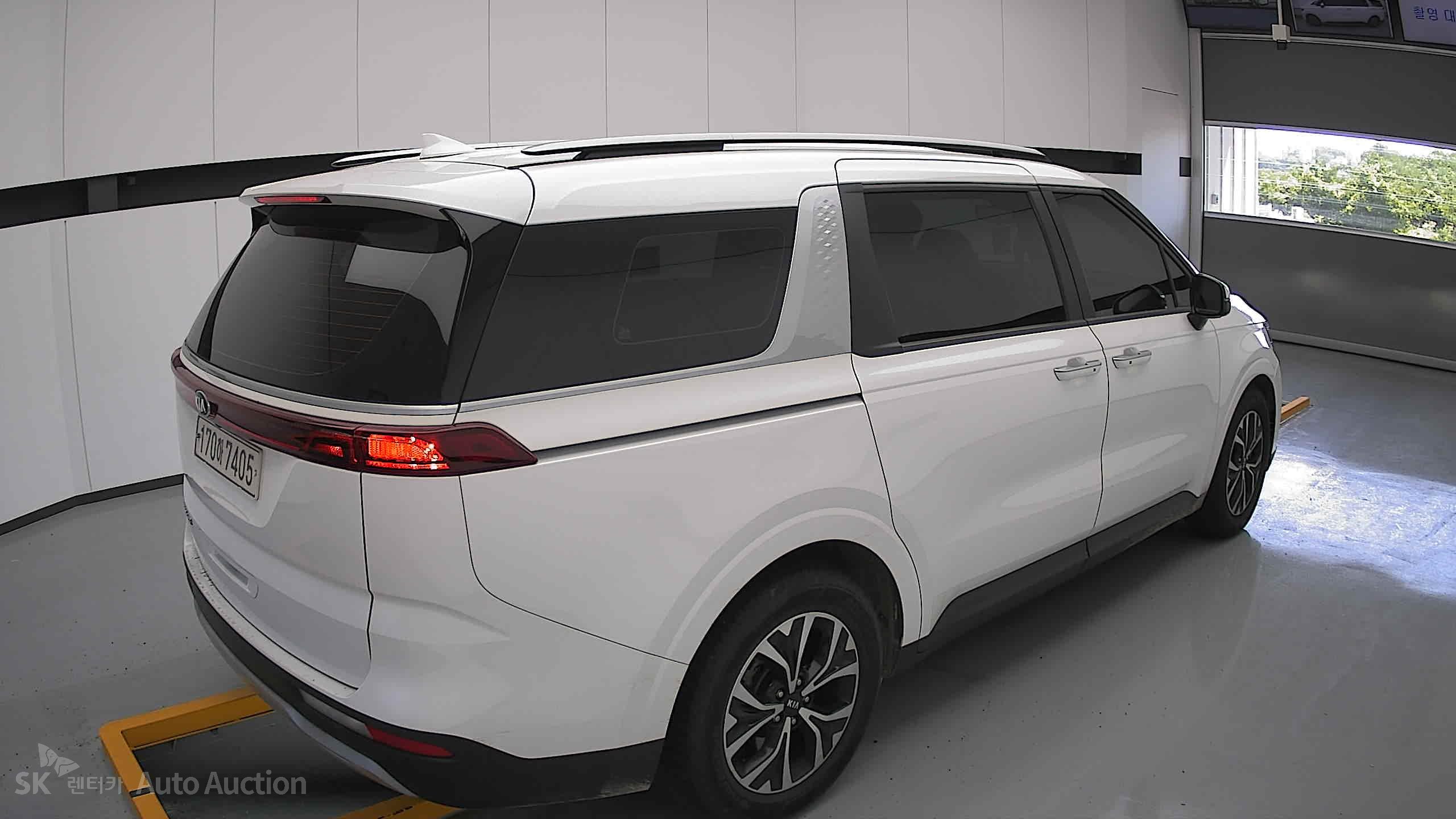 2021 - kia carnival