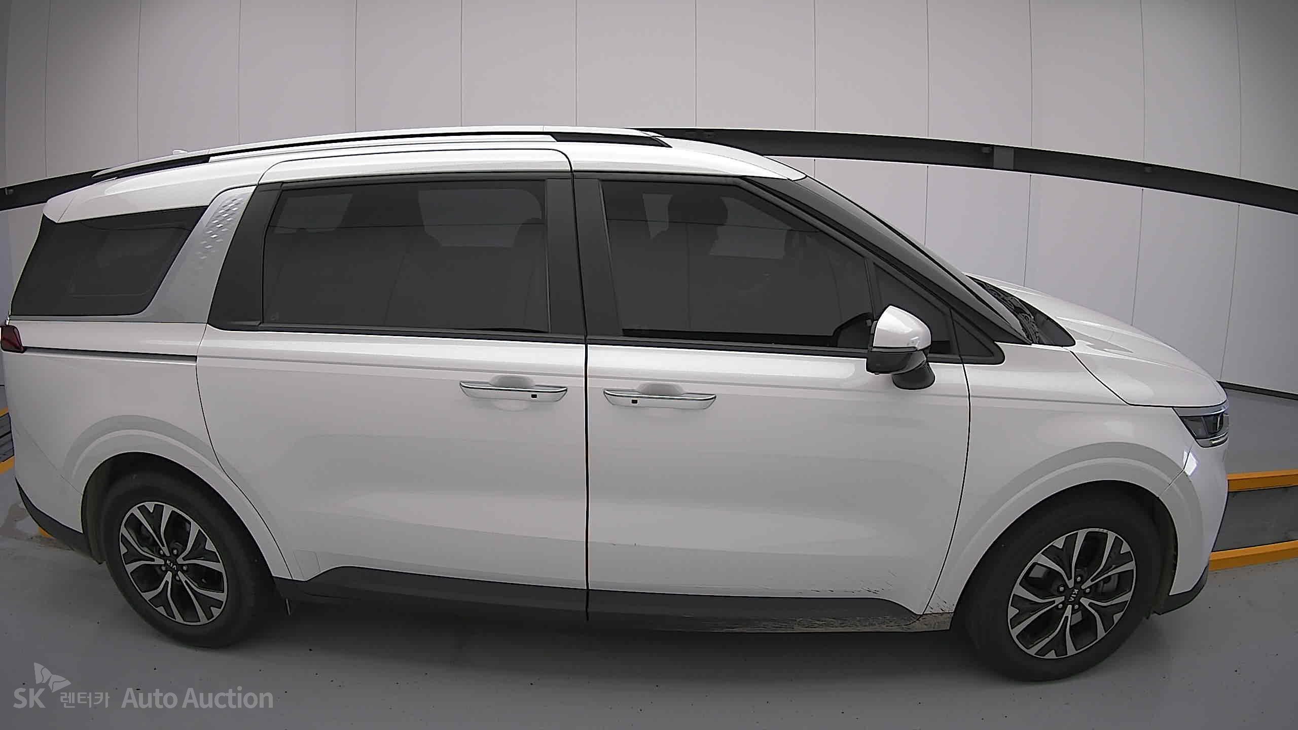 2021 - kia carnival