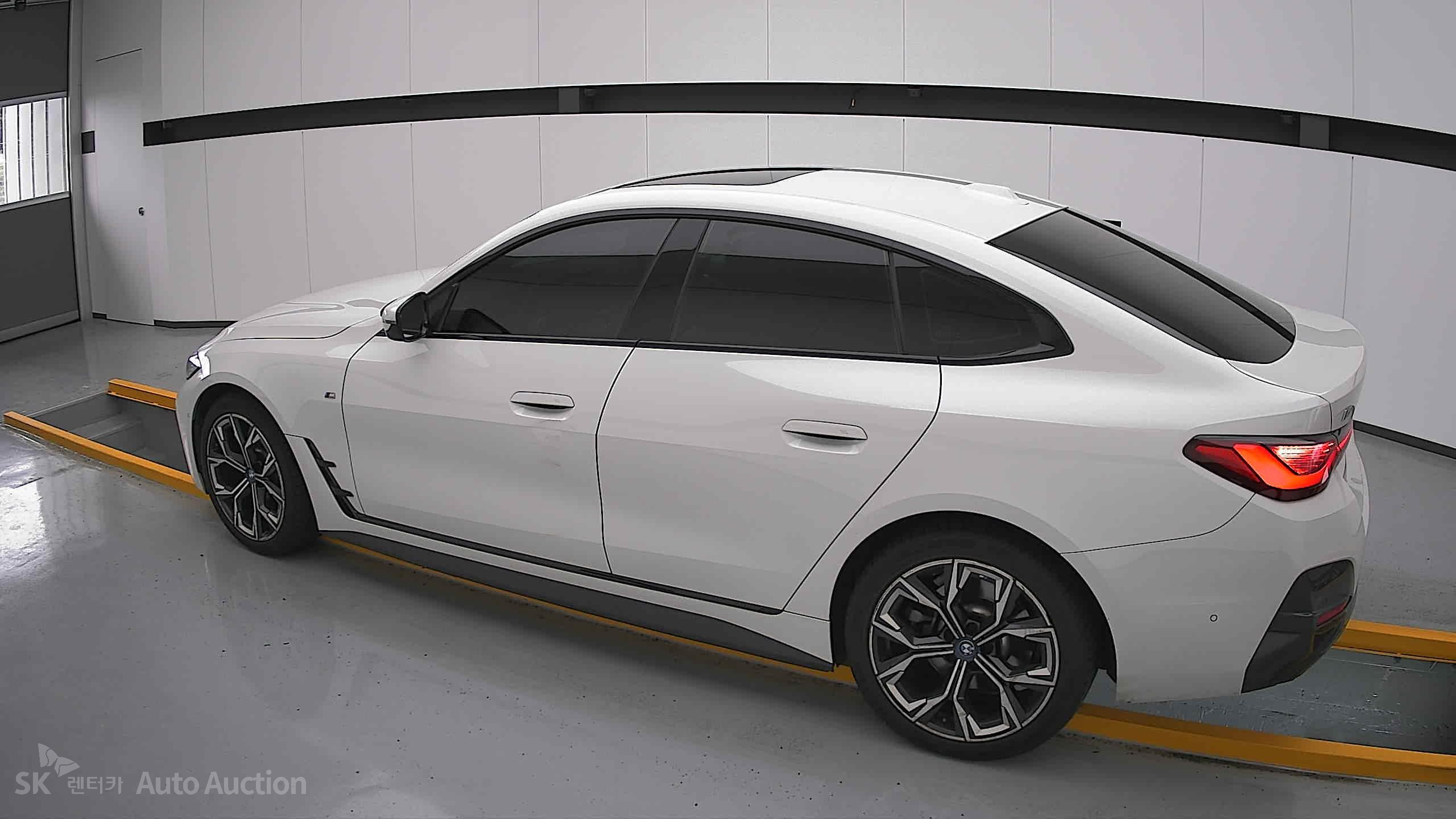 2022 - bmw i4 edrive40