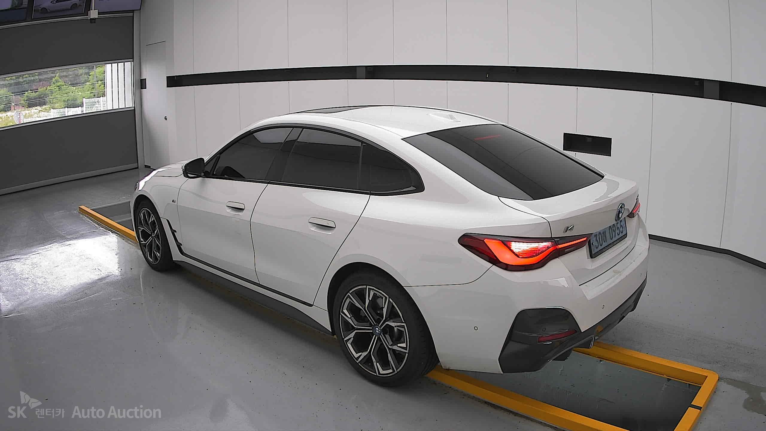 2022 - bmw i4 edrive40