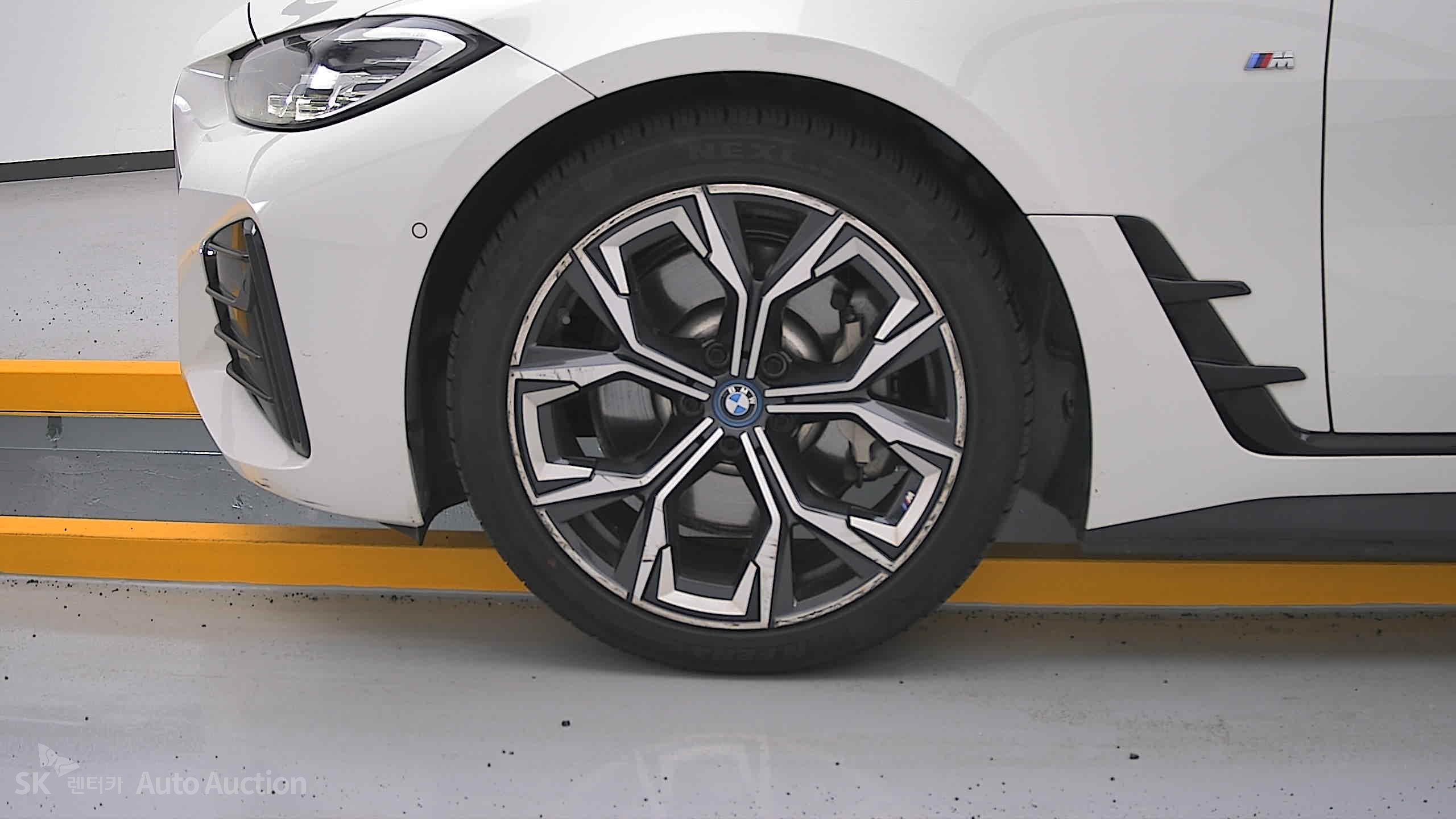 2022 - bmw i4 edrive40