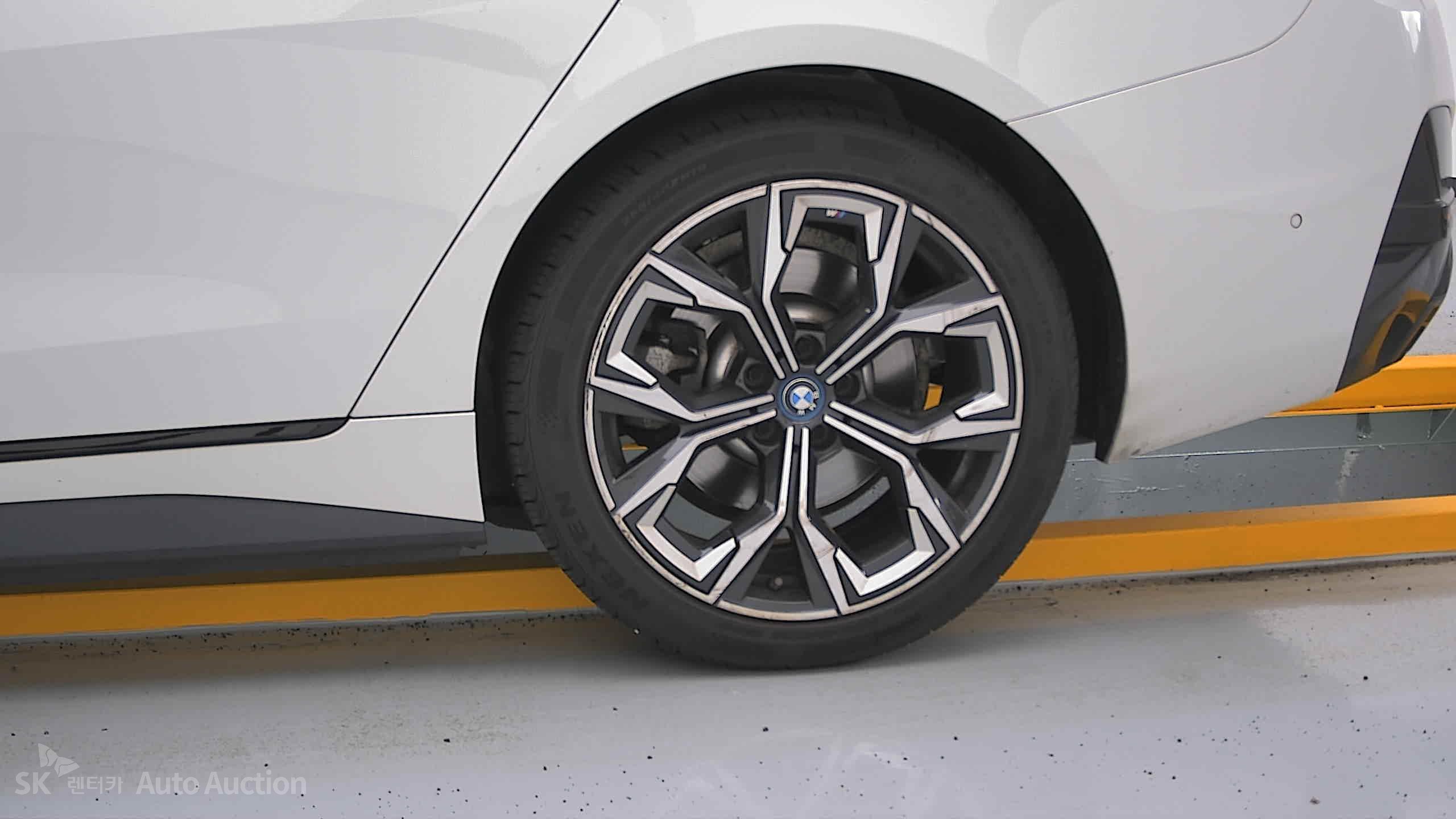 2022 - bmw i4 edrive40