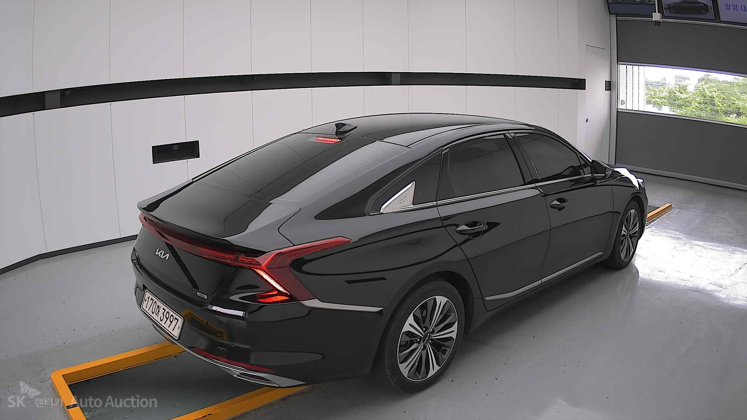 2022 - kia k8