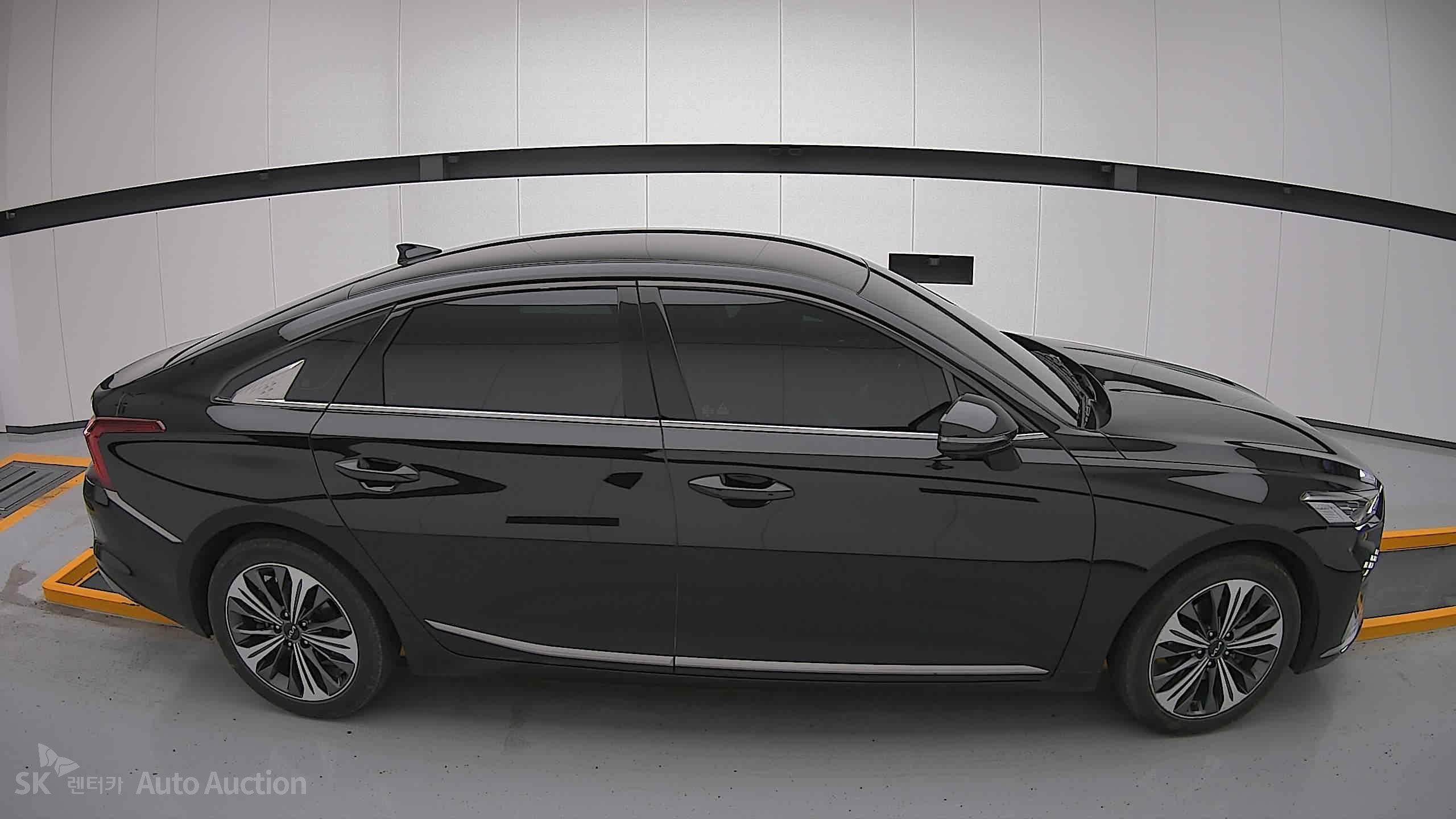 2022 - kia k8