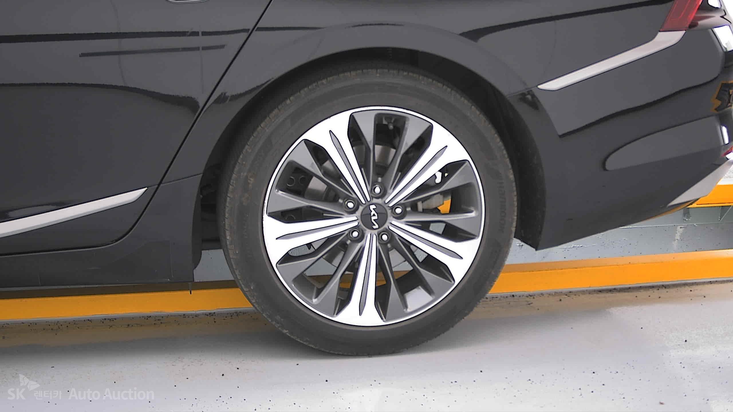 2022 - kia k8