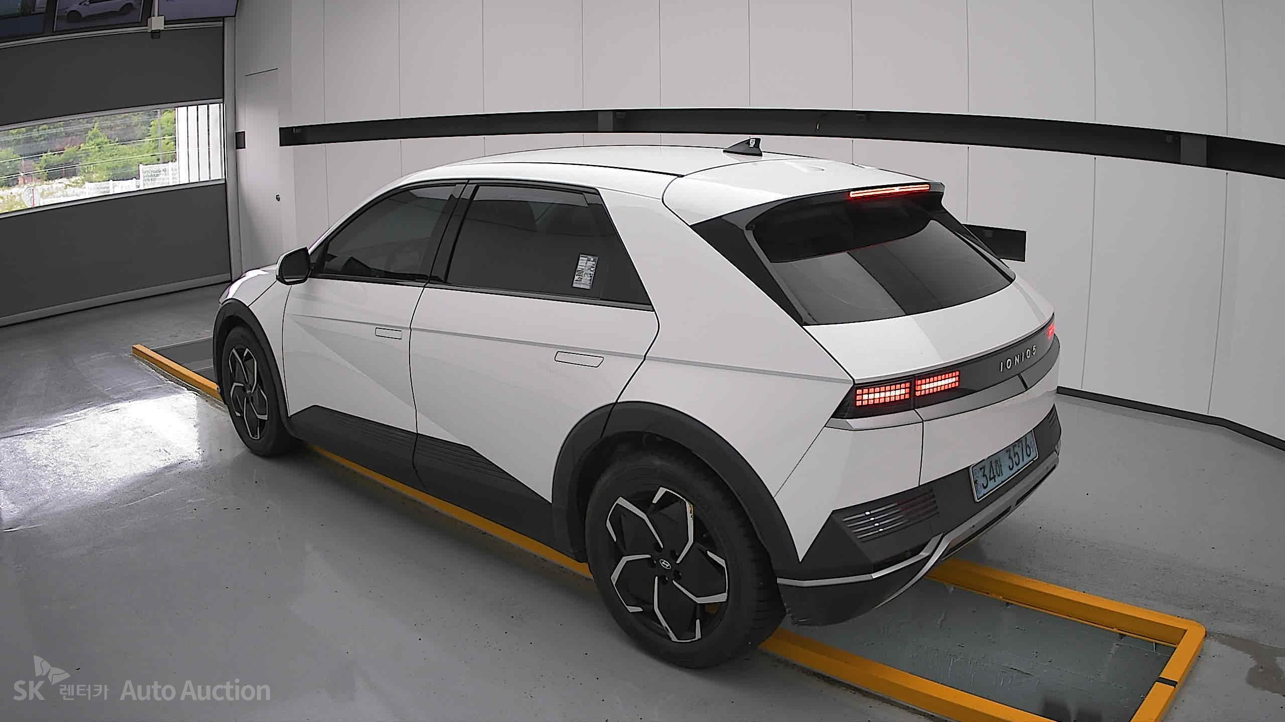 2022 - hyundai ioniq