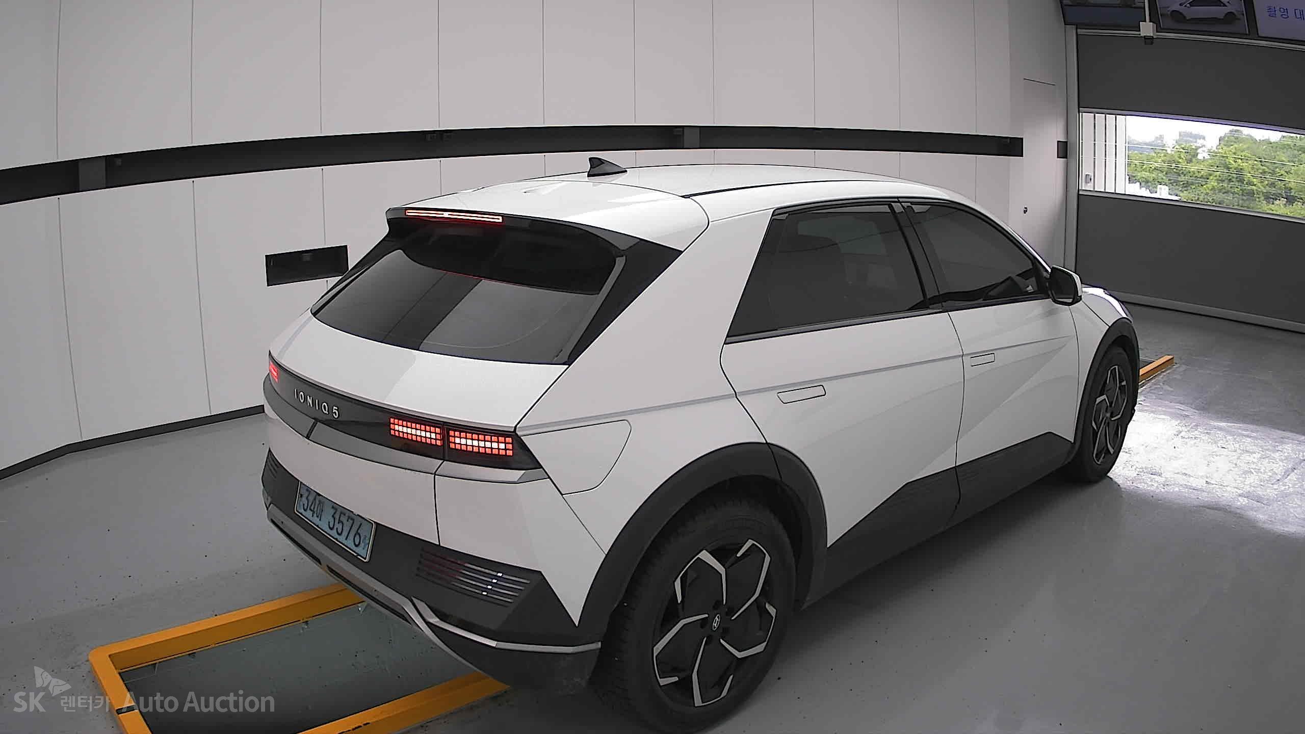 2022 - hyundai ioniq