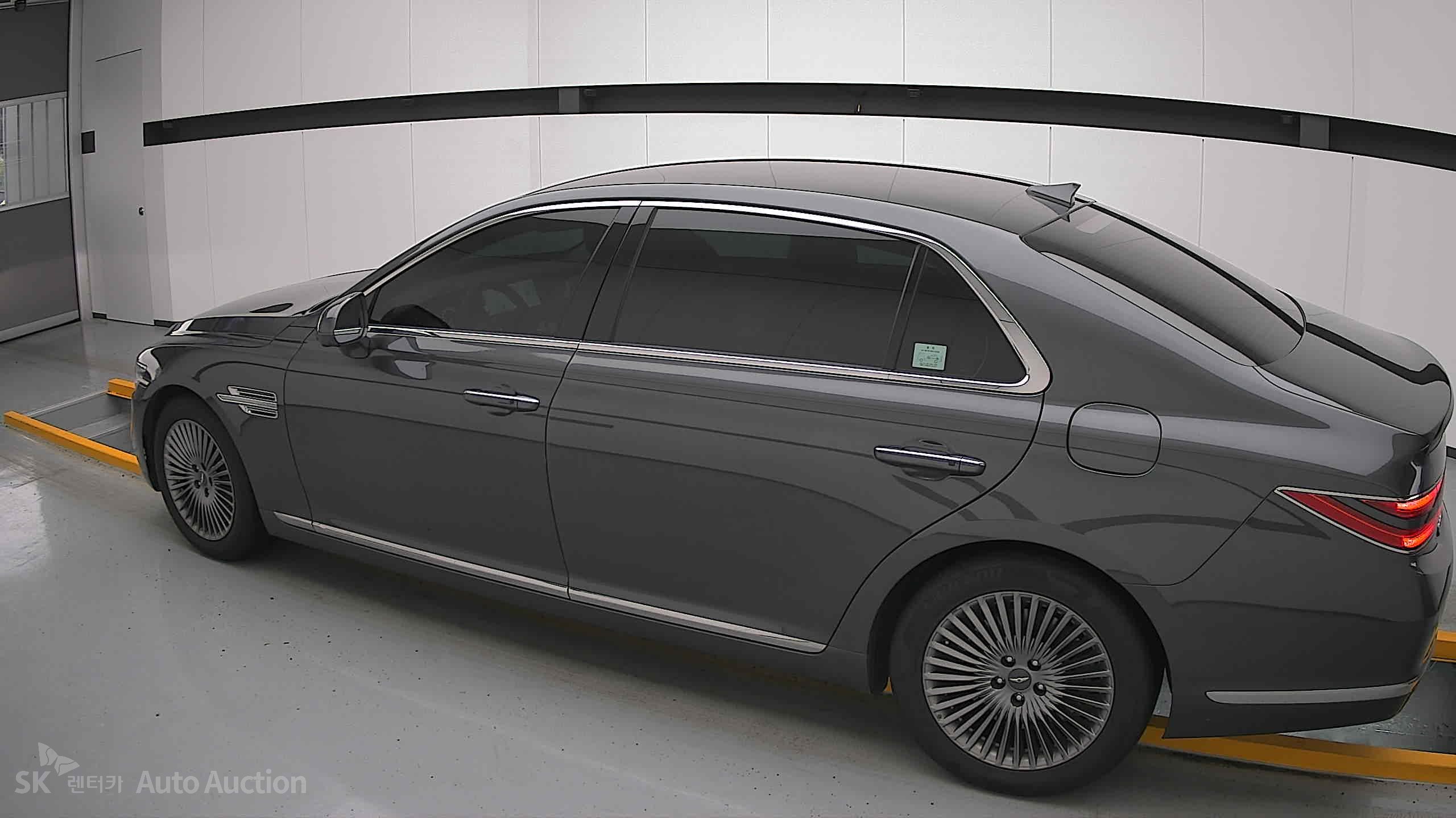 2021 - genesis g90