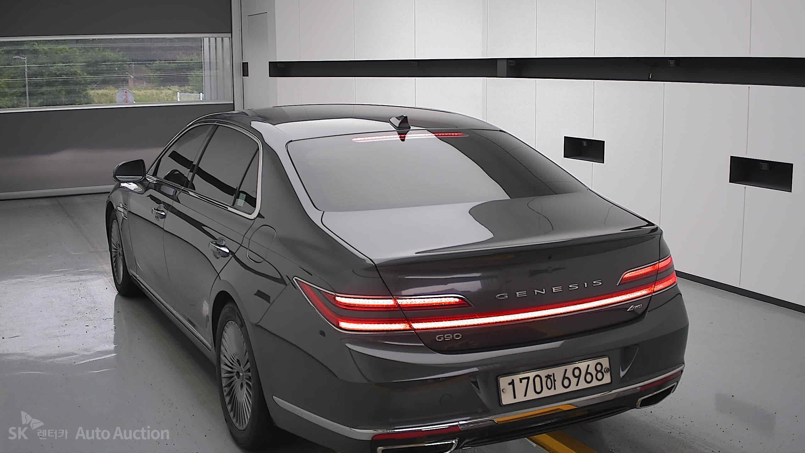 2021 - genesis g90