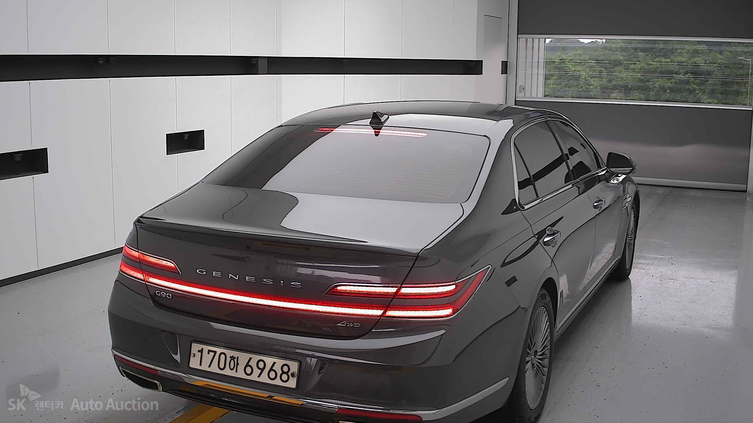 2021 - genesis g90