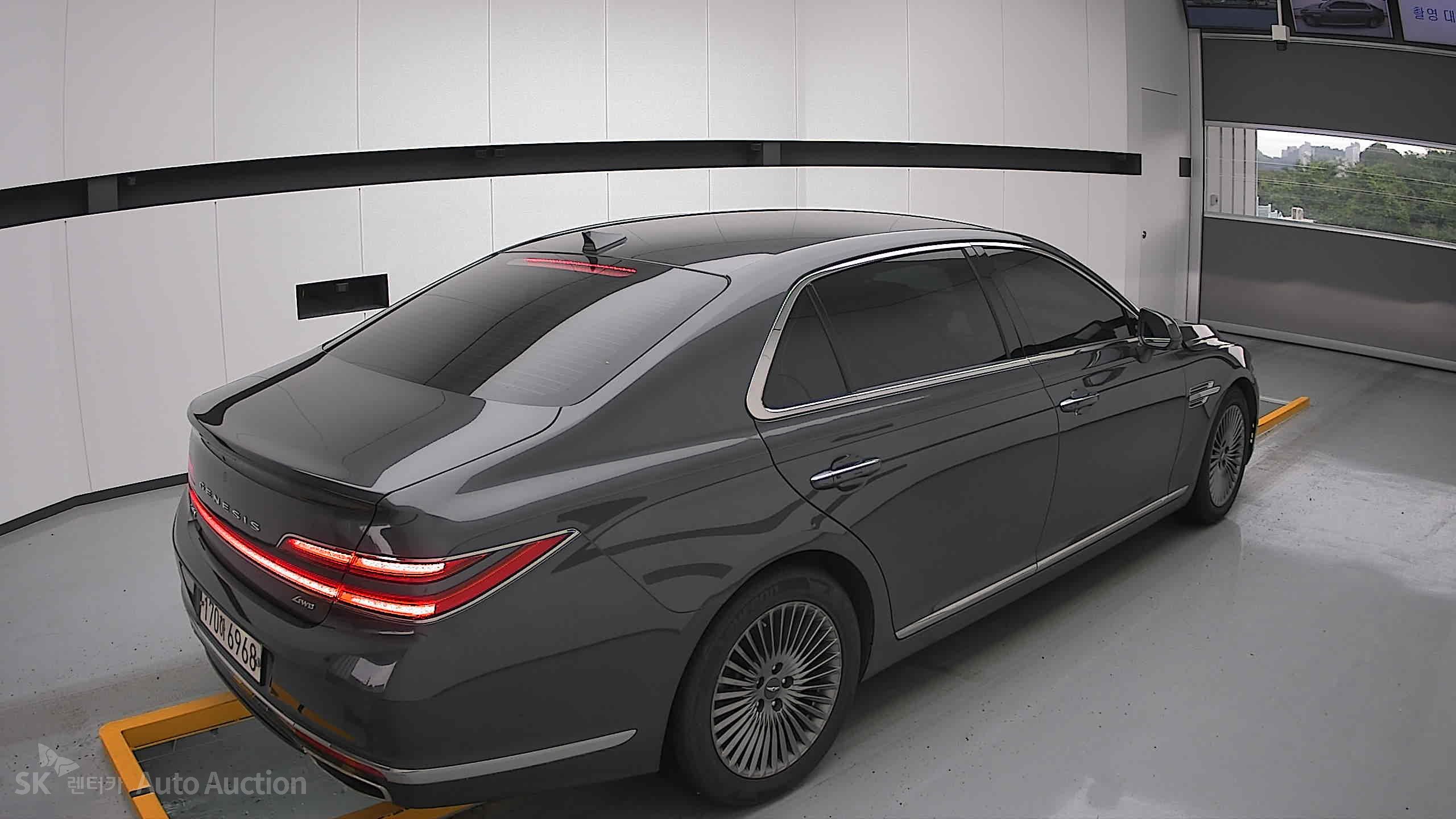 2021 - genesis g90