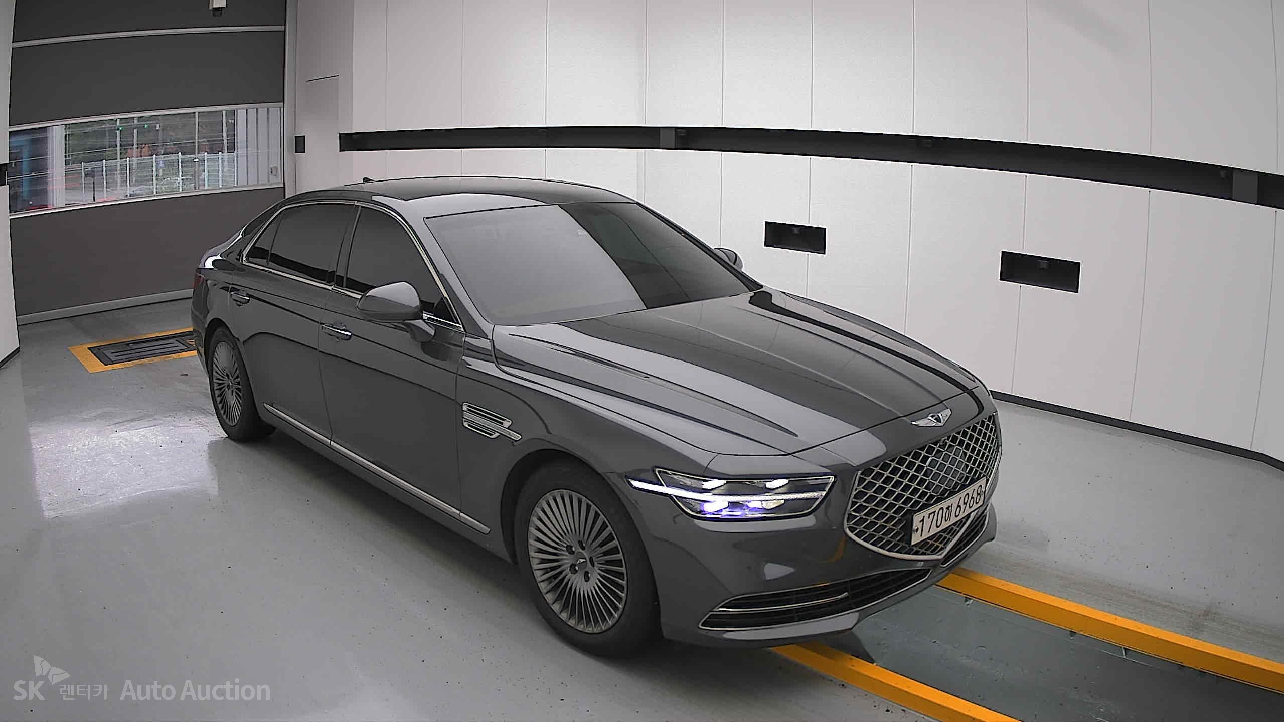 2021 - genesis g90