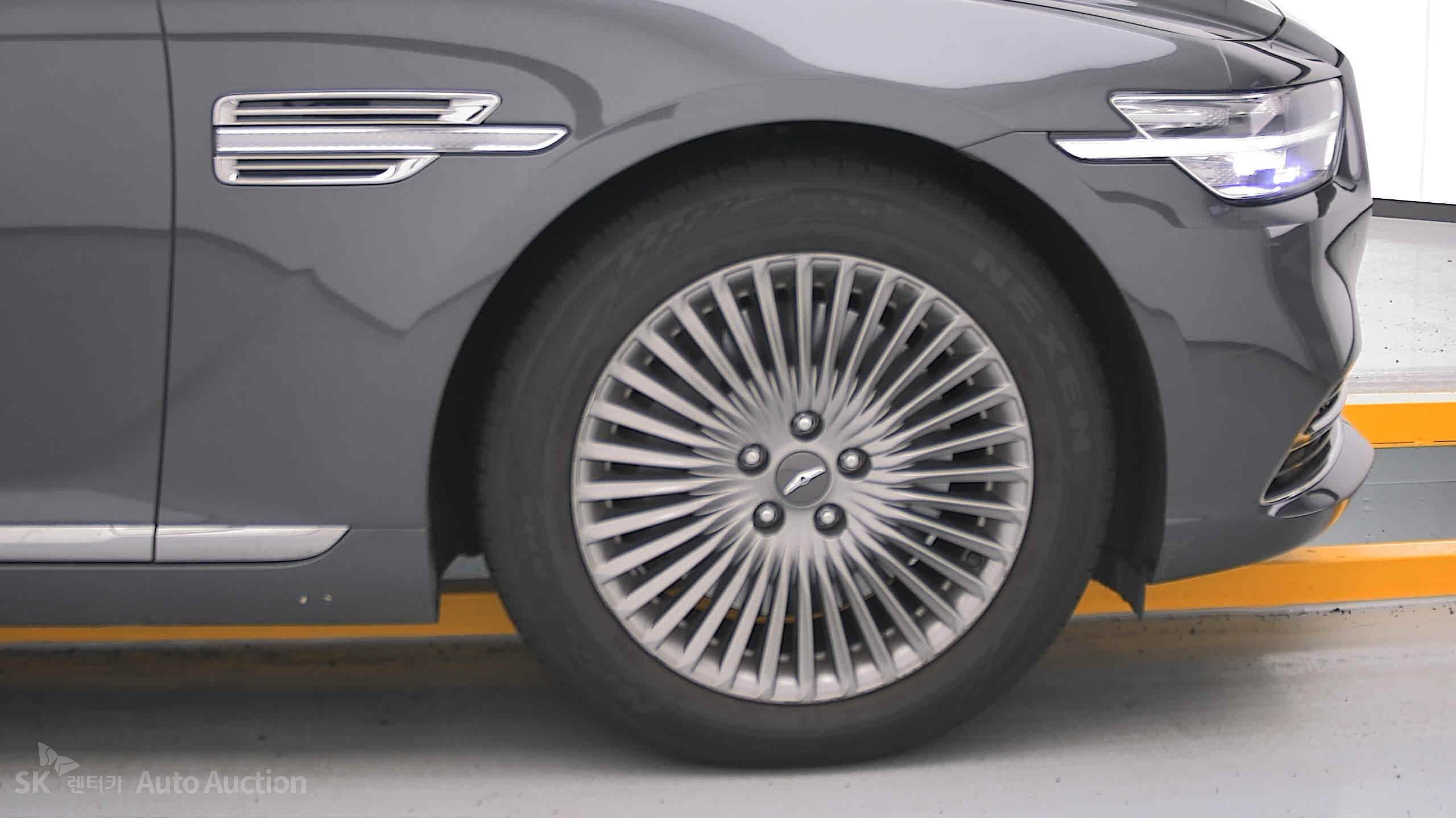 2021 - genesis g90