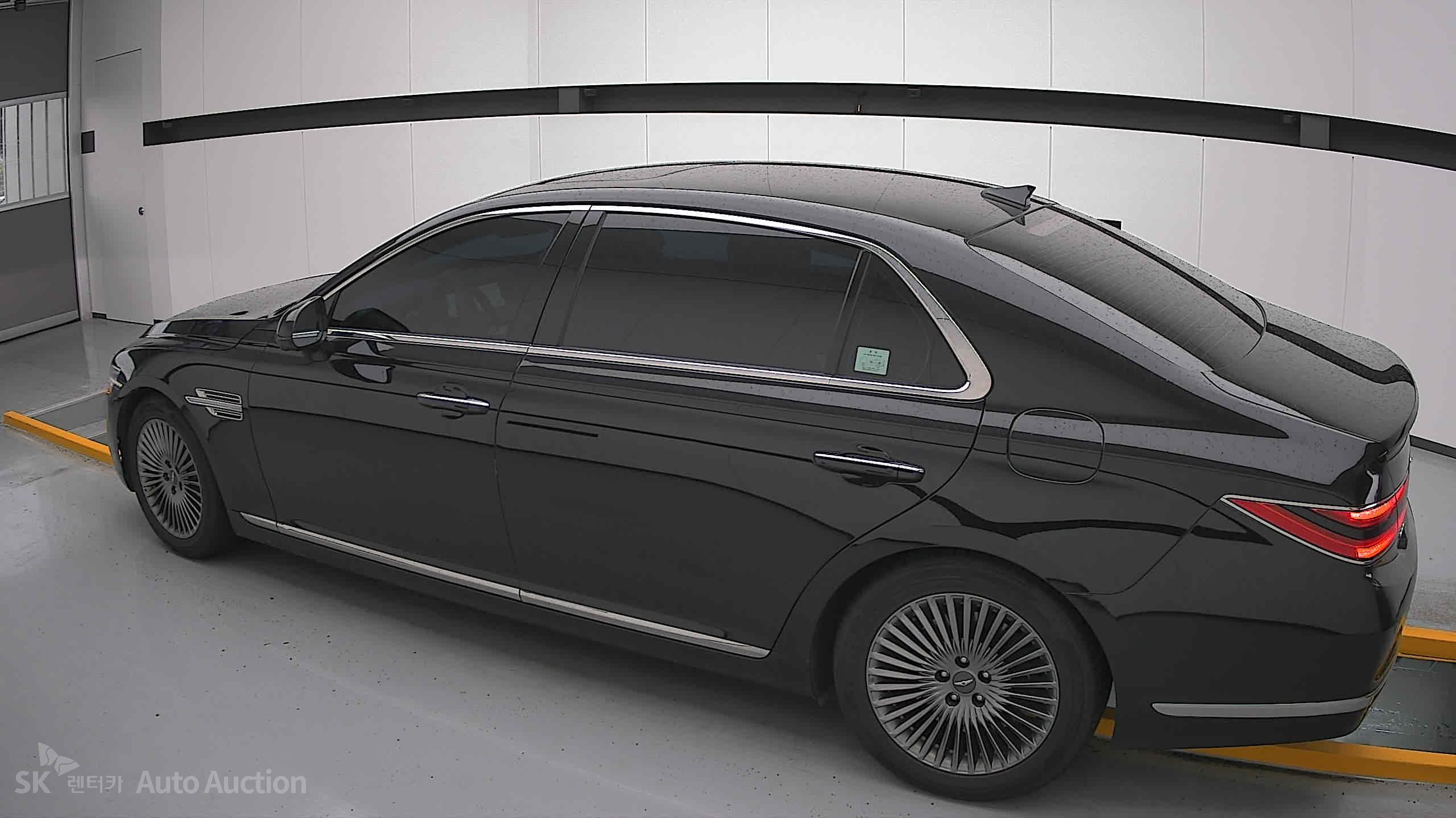 2021 - genesis g90