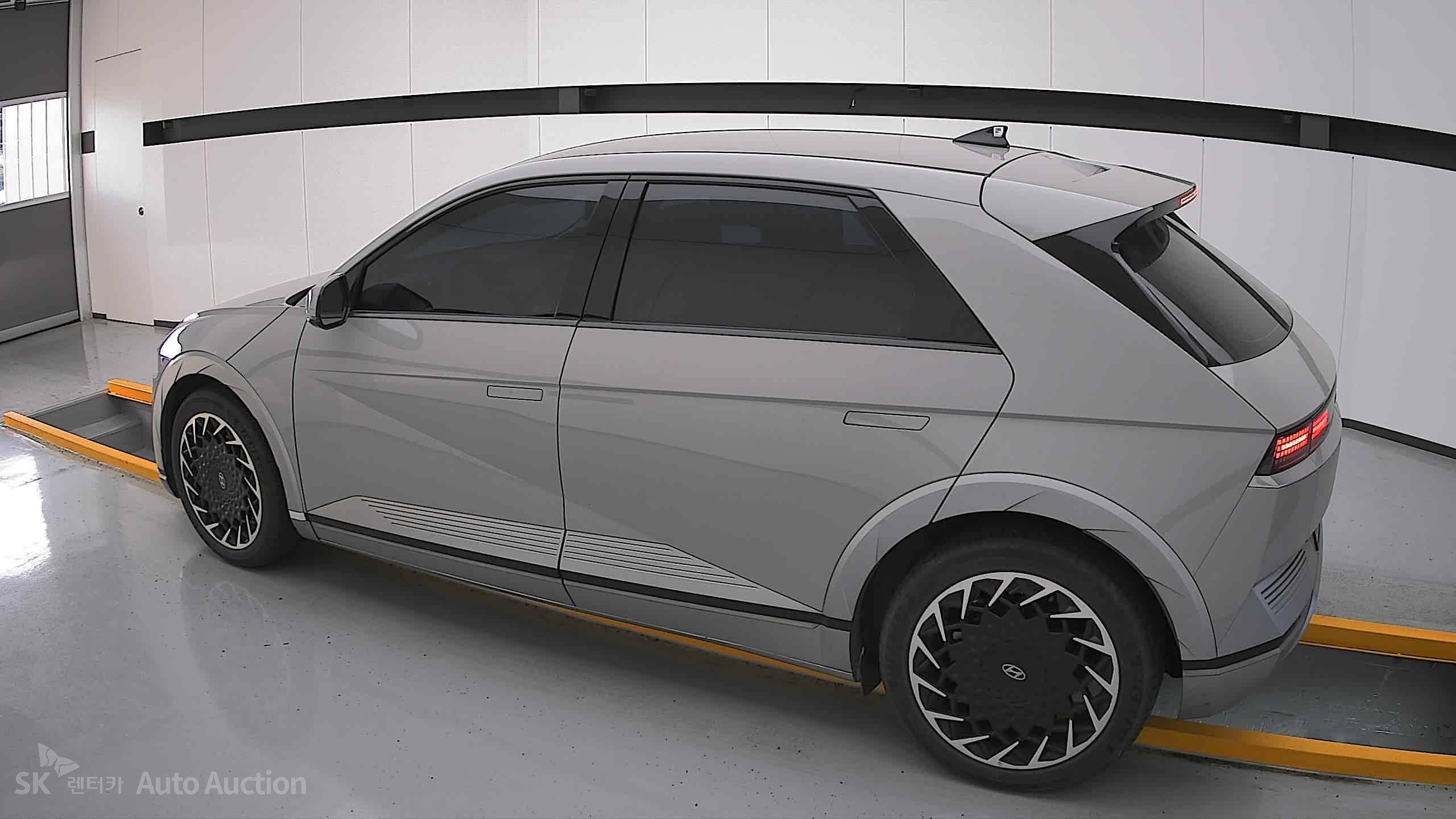 2022 - hyundai ioniq