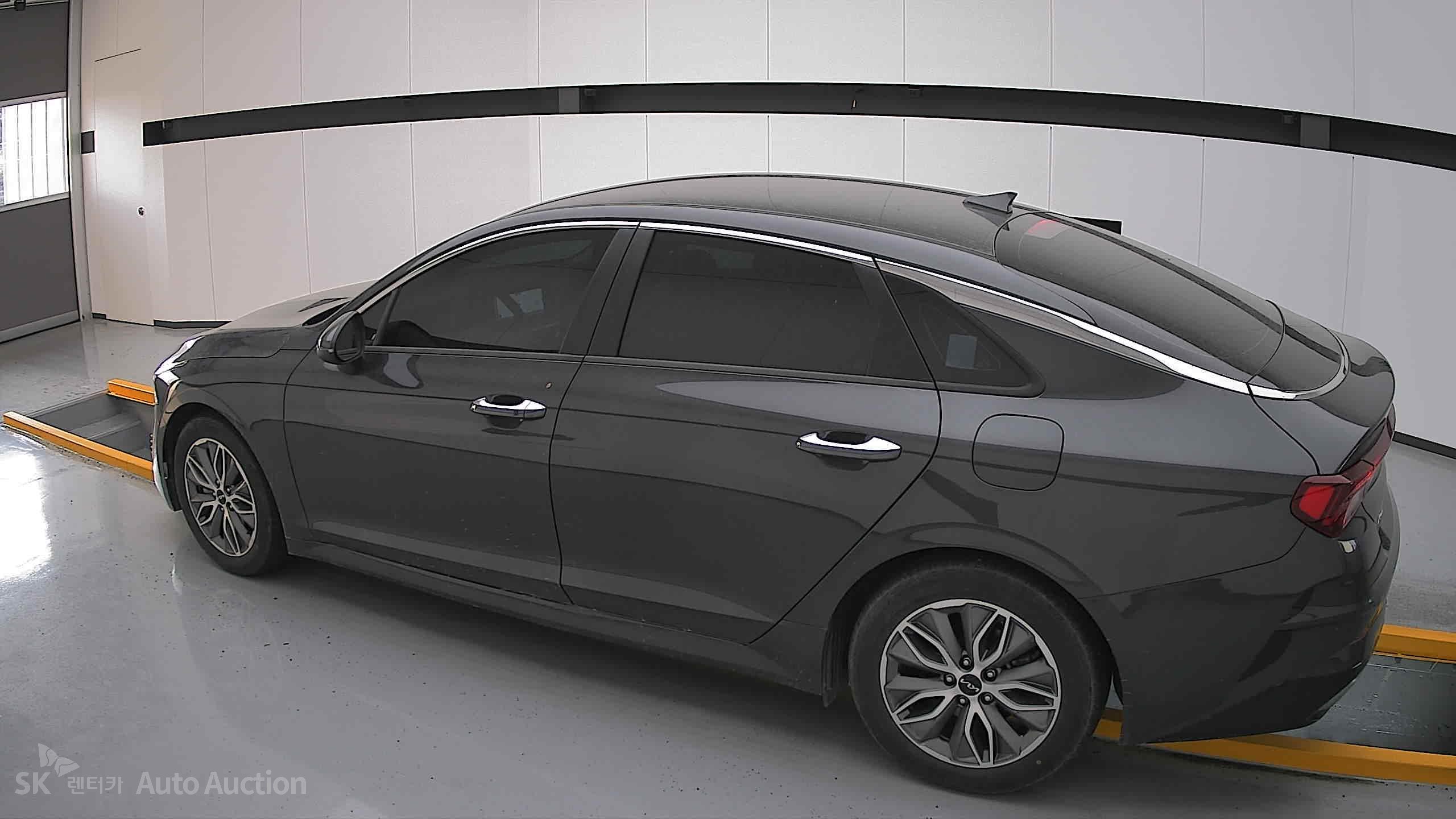 2022 - kia k5