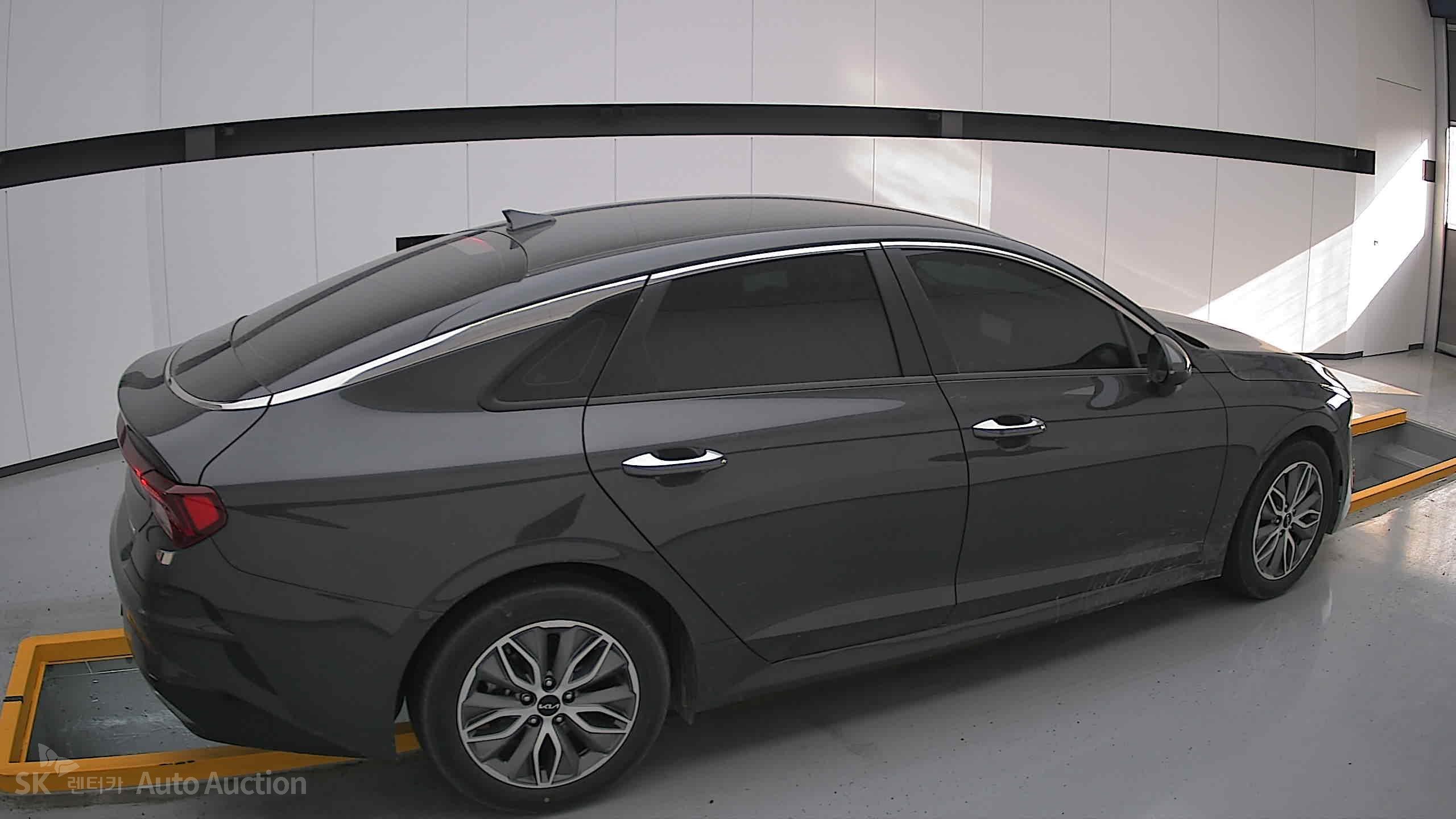 2022 - kia k5