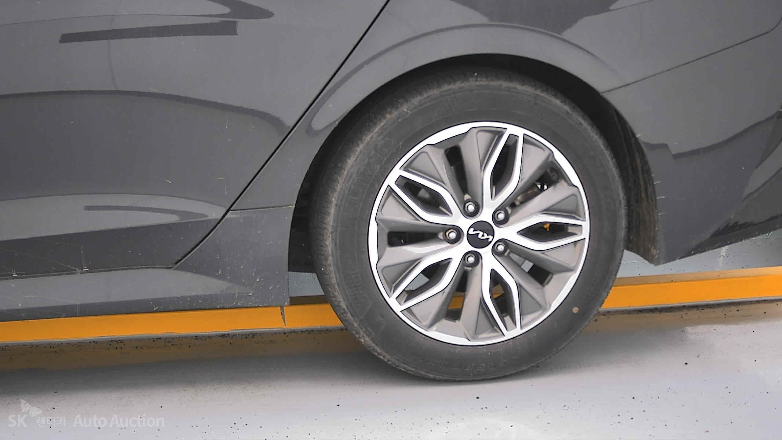 2022 - kia k5