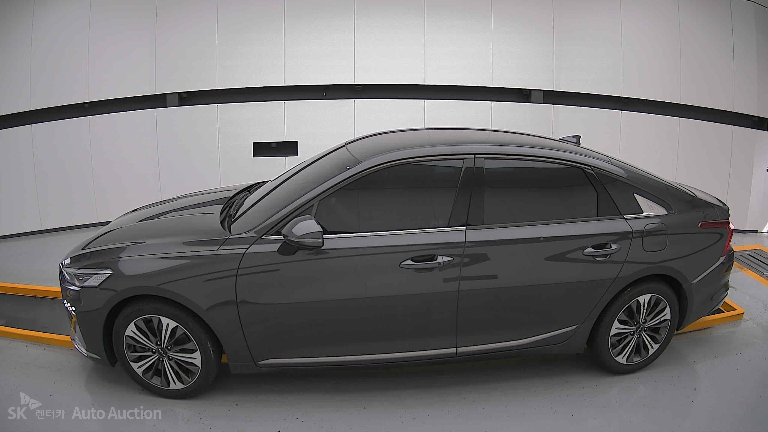 2023 - kia k8