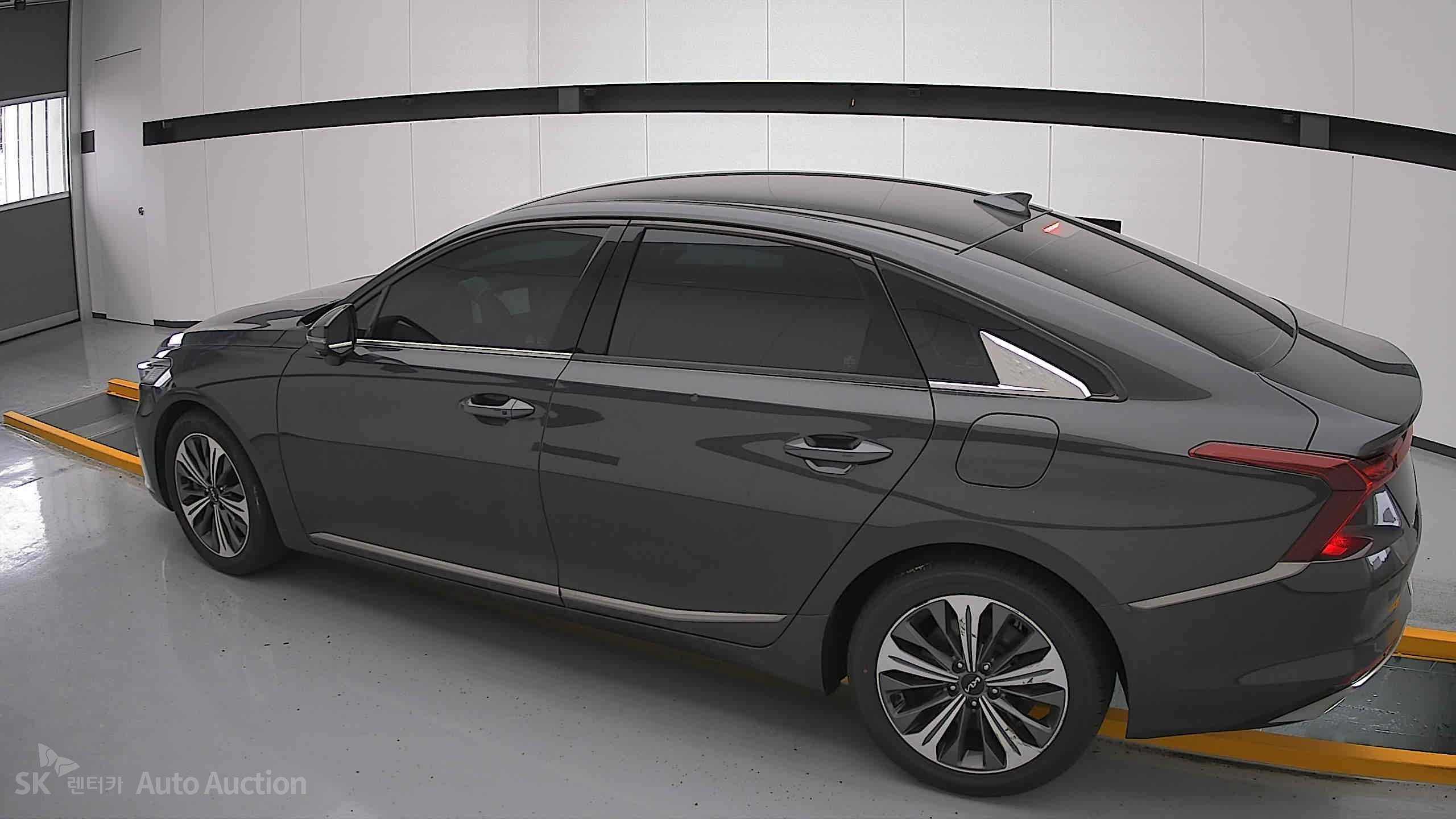 2023 - kia k8